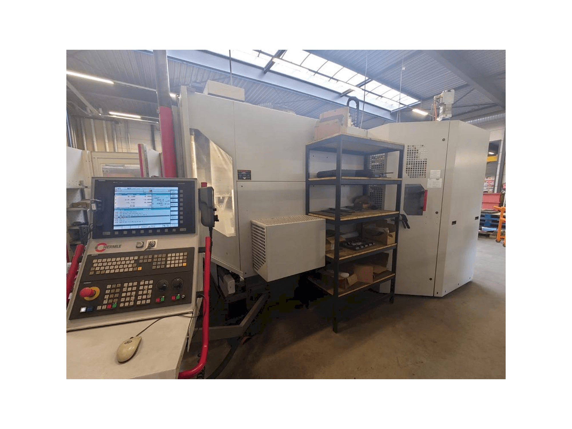 Prikaz stroja HERMLE C40U sprijeda