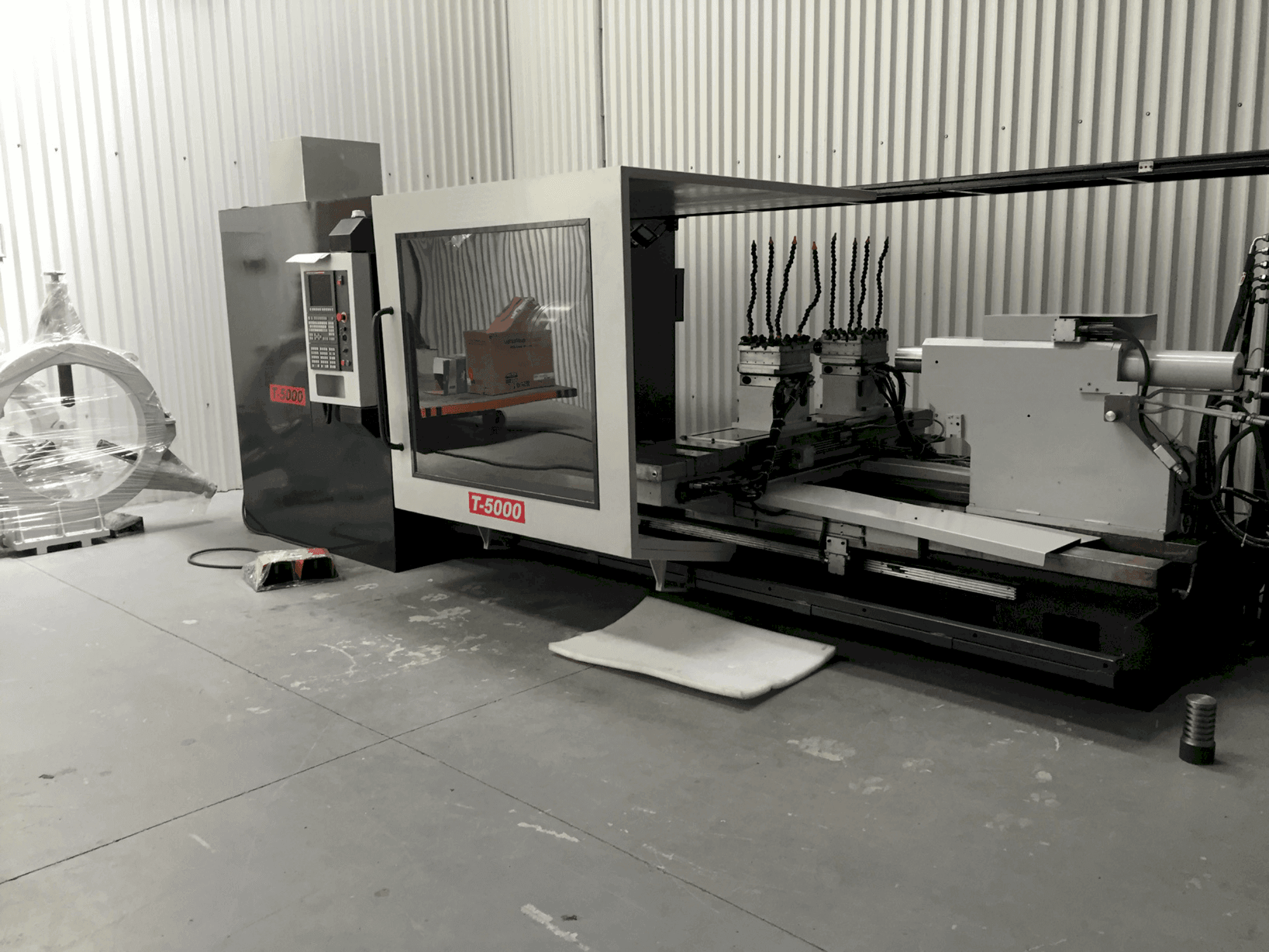 Prikaz stroja RAIS T 5000 sprijeda