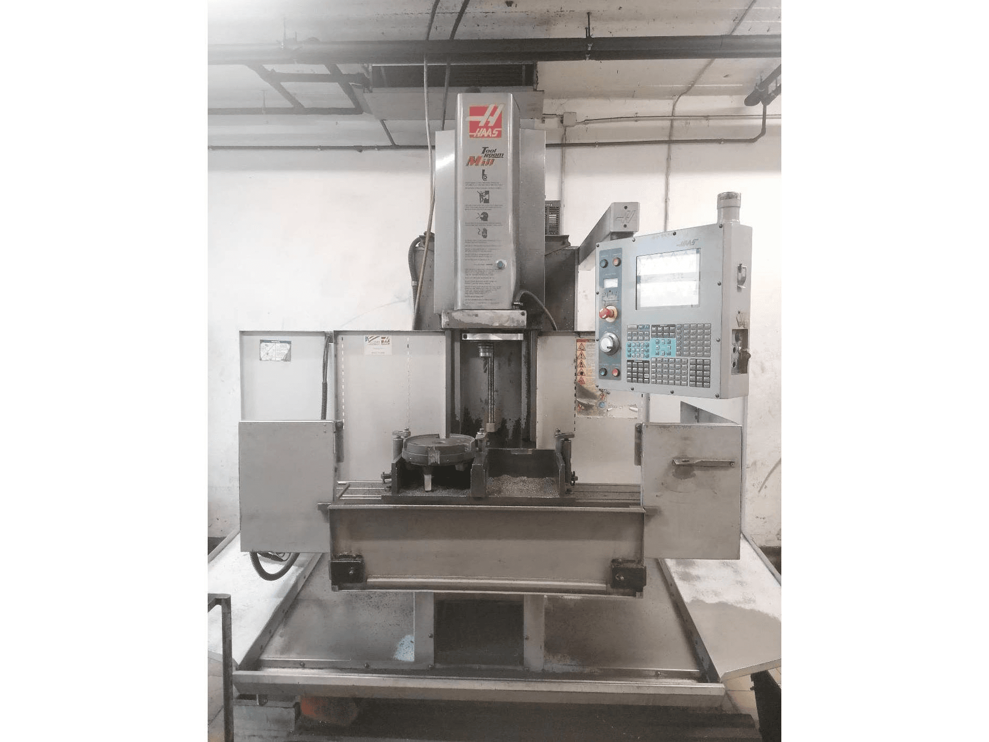 Prikaz stroja HAAS TM2-HE sprijeda