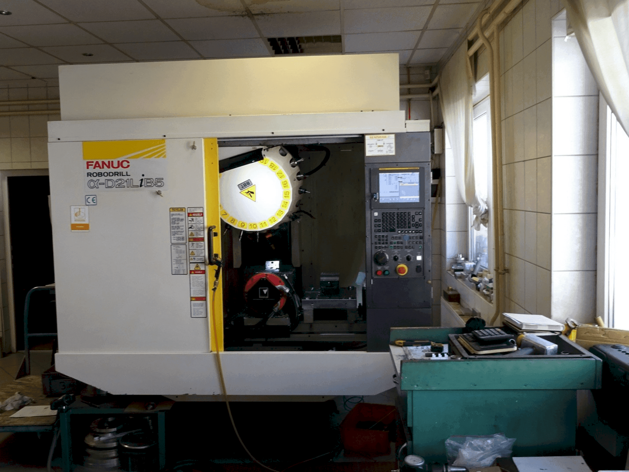 Prikaz stroja FANUC Alfa D21LiB5 sprijeda