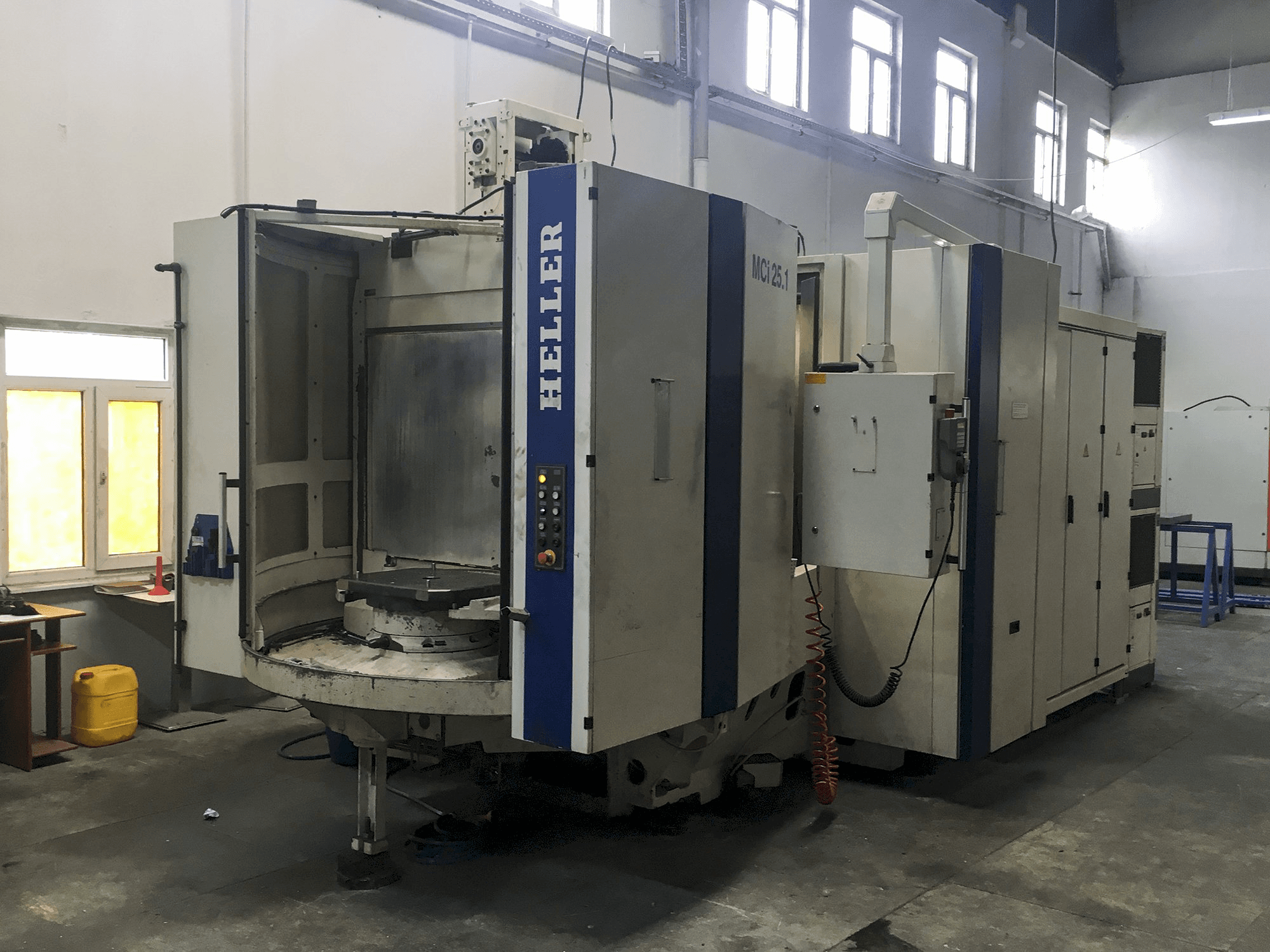 Prikaz stroja HELLER MCi 25 slijeva