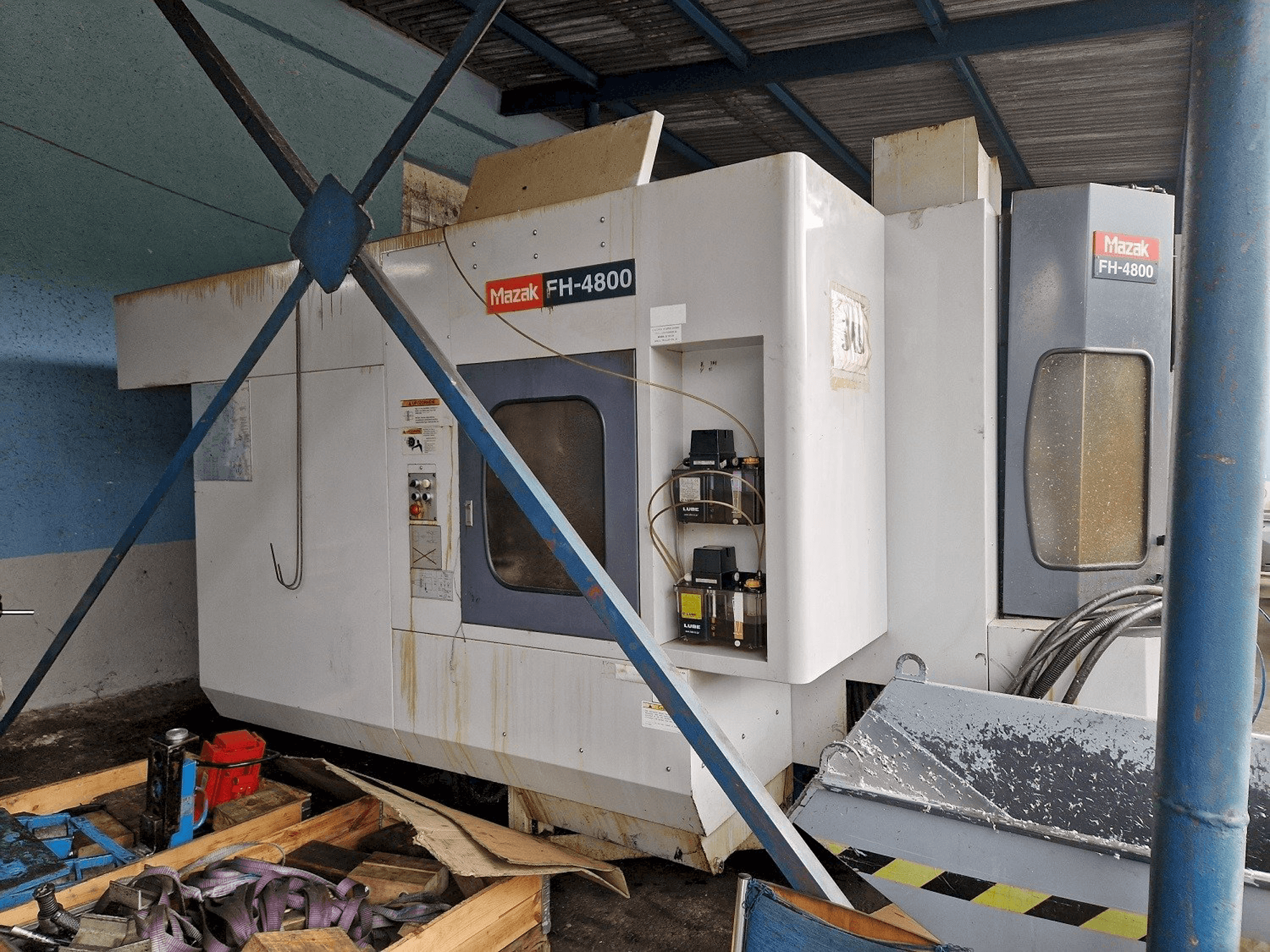 Prikaz stroja Mazak sprijeda