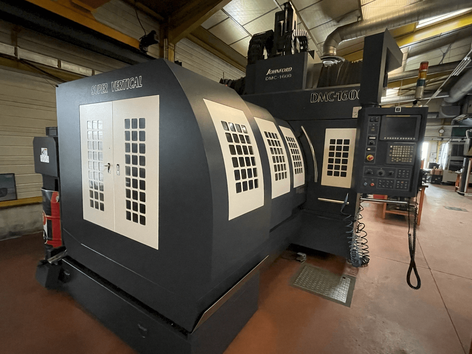 Prikaz stroja Johnford DMC 1600 slijeva