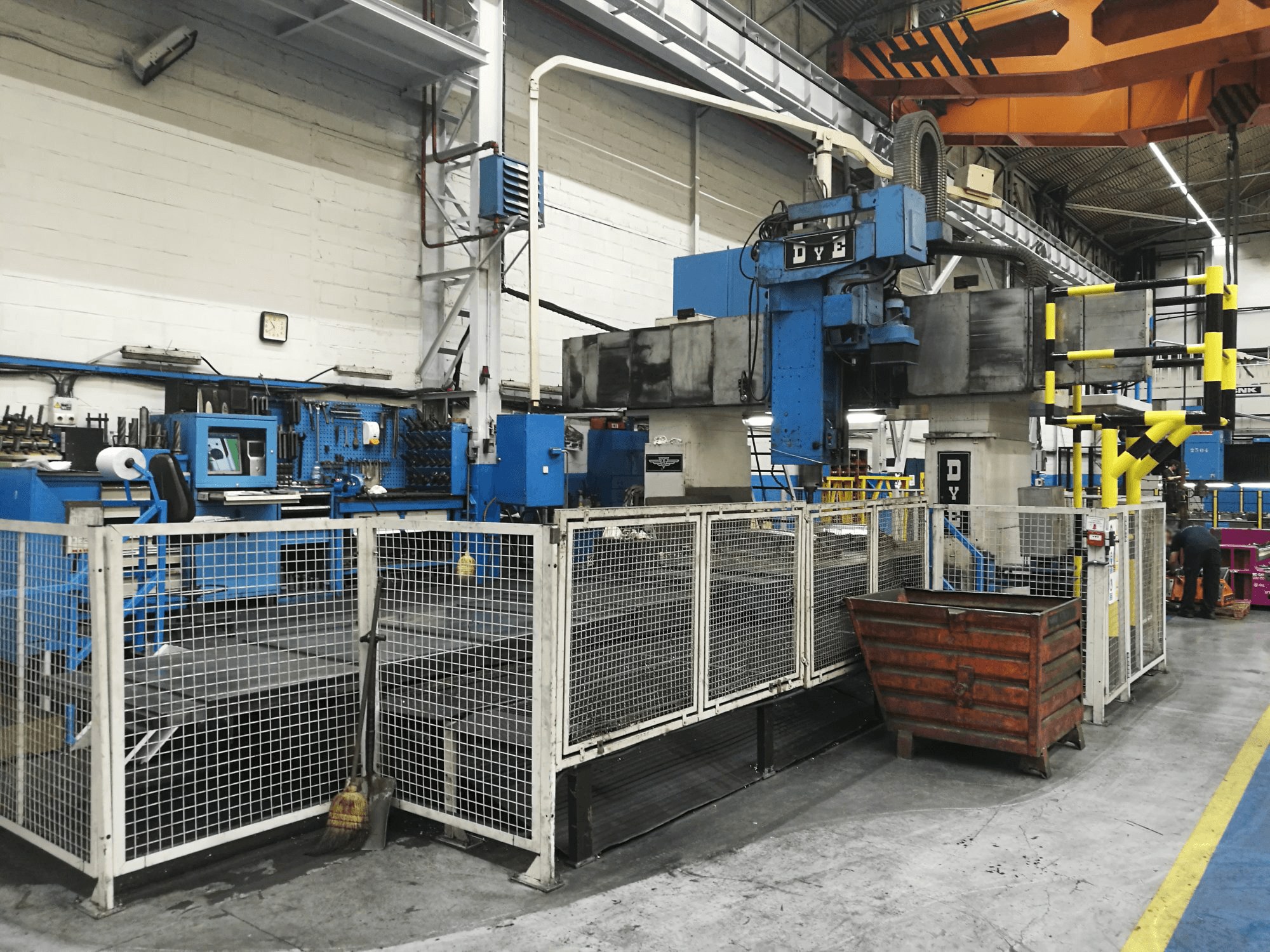 Prikaz stroja DYE FPF-2-N/C zdesna