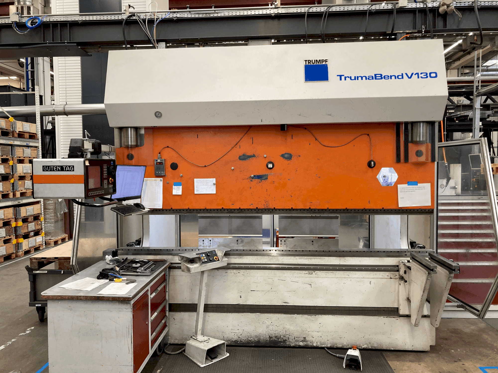 Prikaz stroja TRUMPF TrumaBend V130 sprijeda