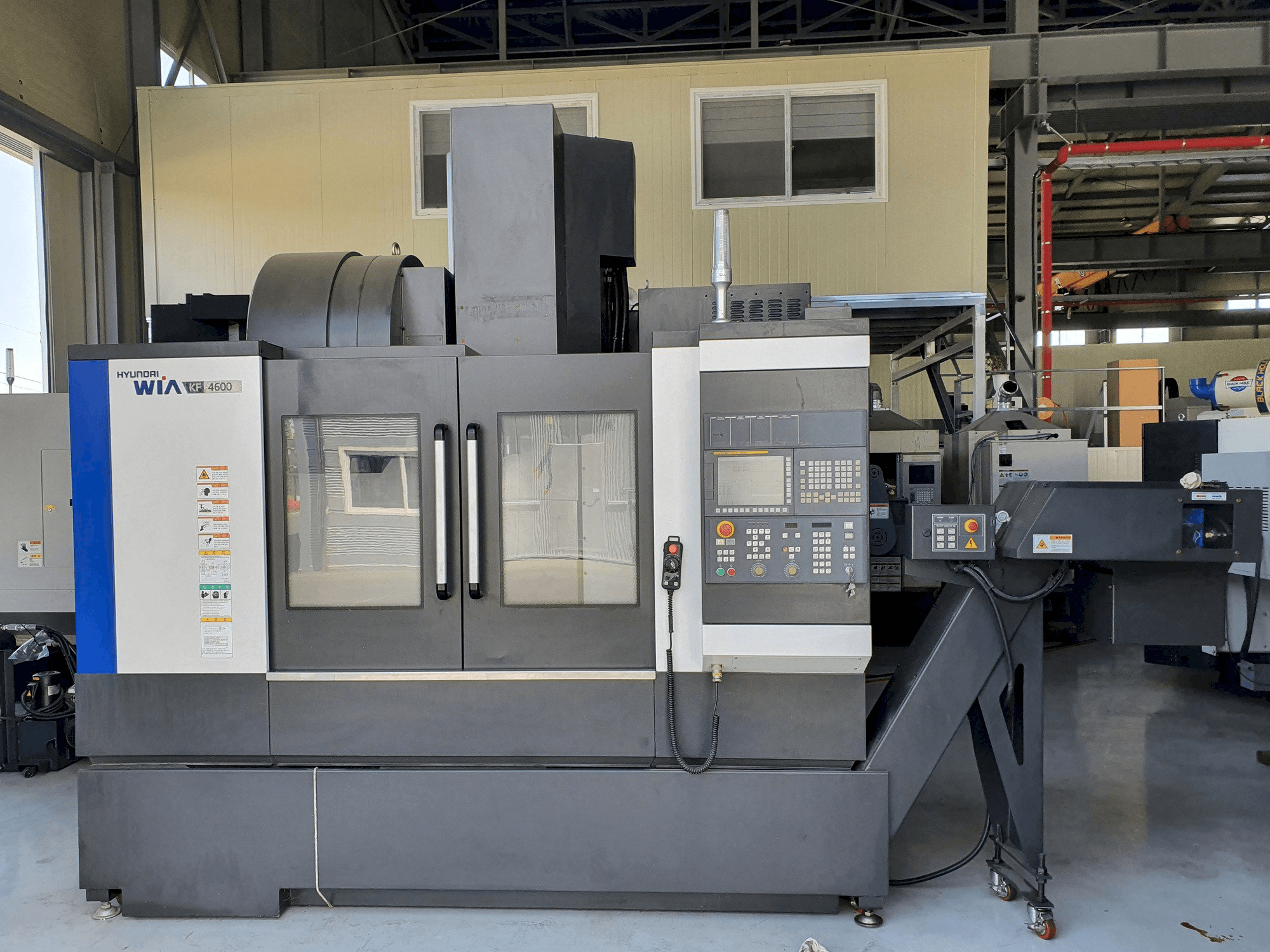 Prikaz stroja Hyundai Wia KF4600 sprijeda