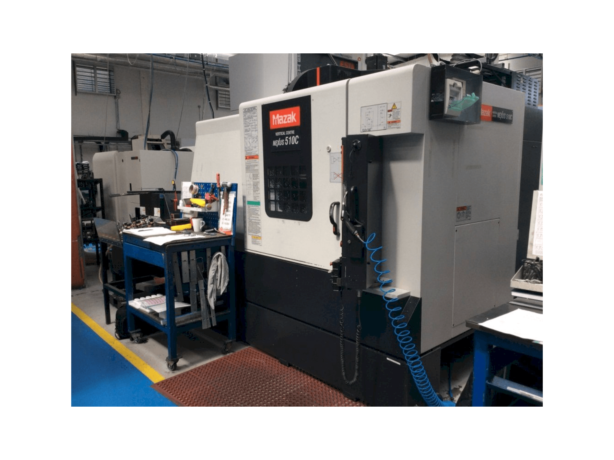 Prikaz stroja Mazak Nexus VCN 510C sprijeda