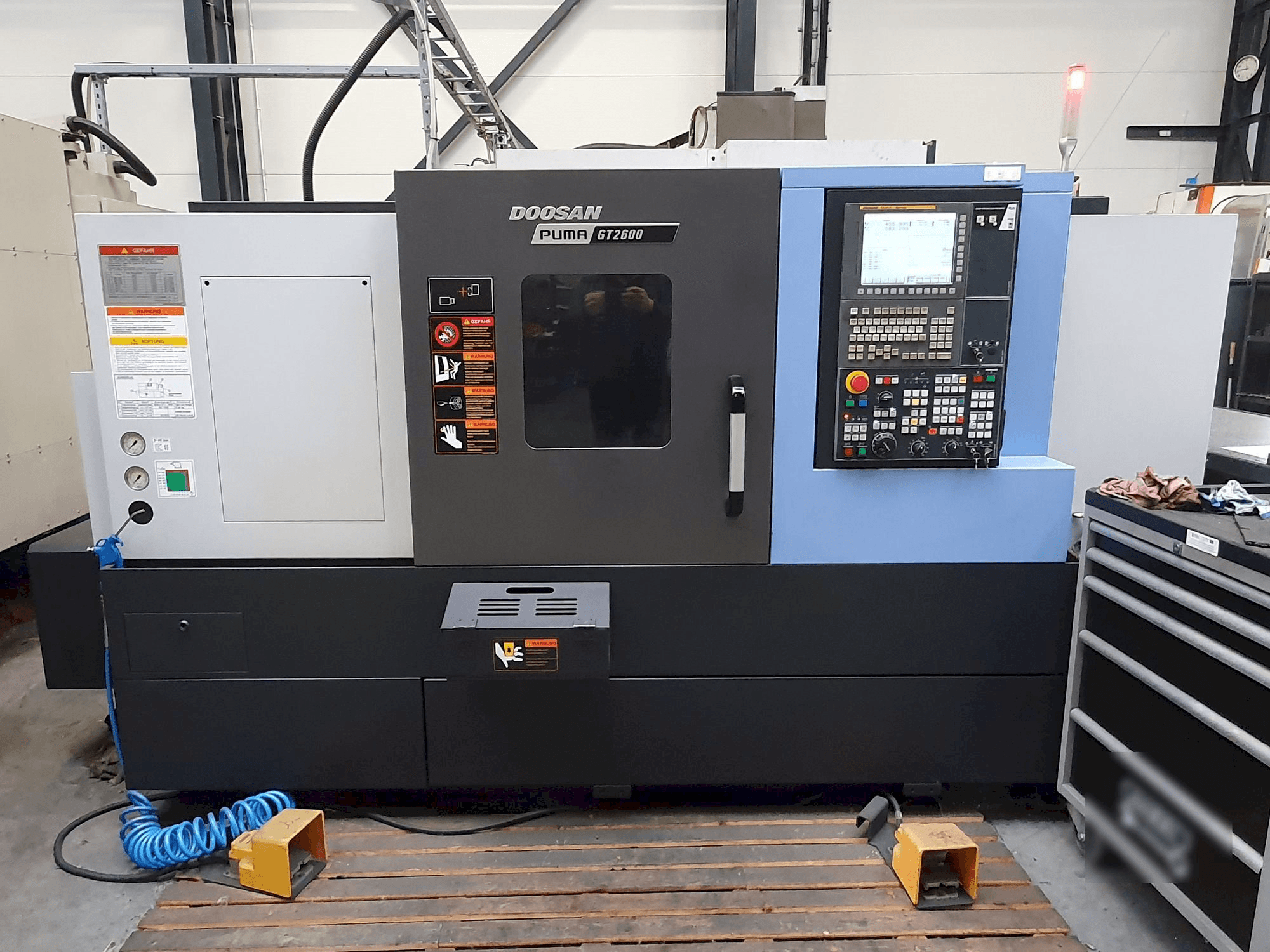 Prikaz stroja Doosan PUMA GT2600 sprijeda