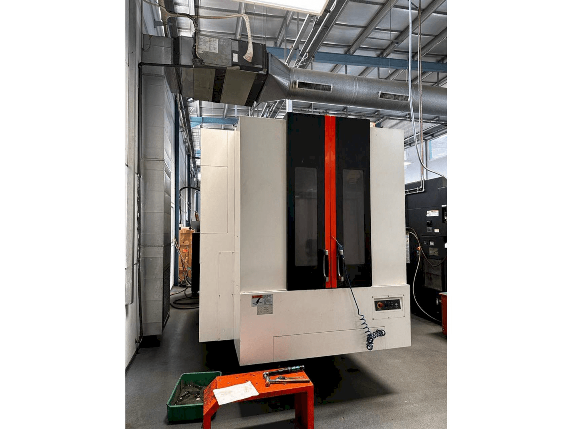 Prikaz stroja Mazak NEXUS 4000-III sprijeda