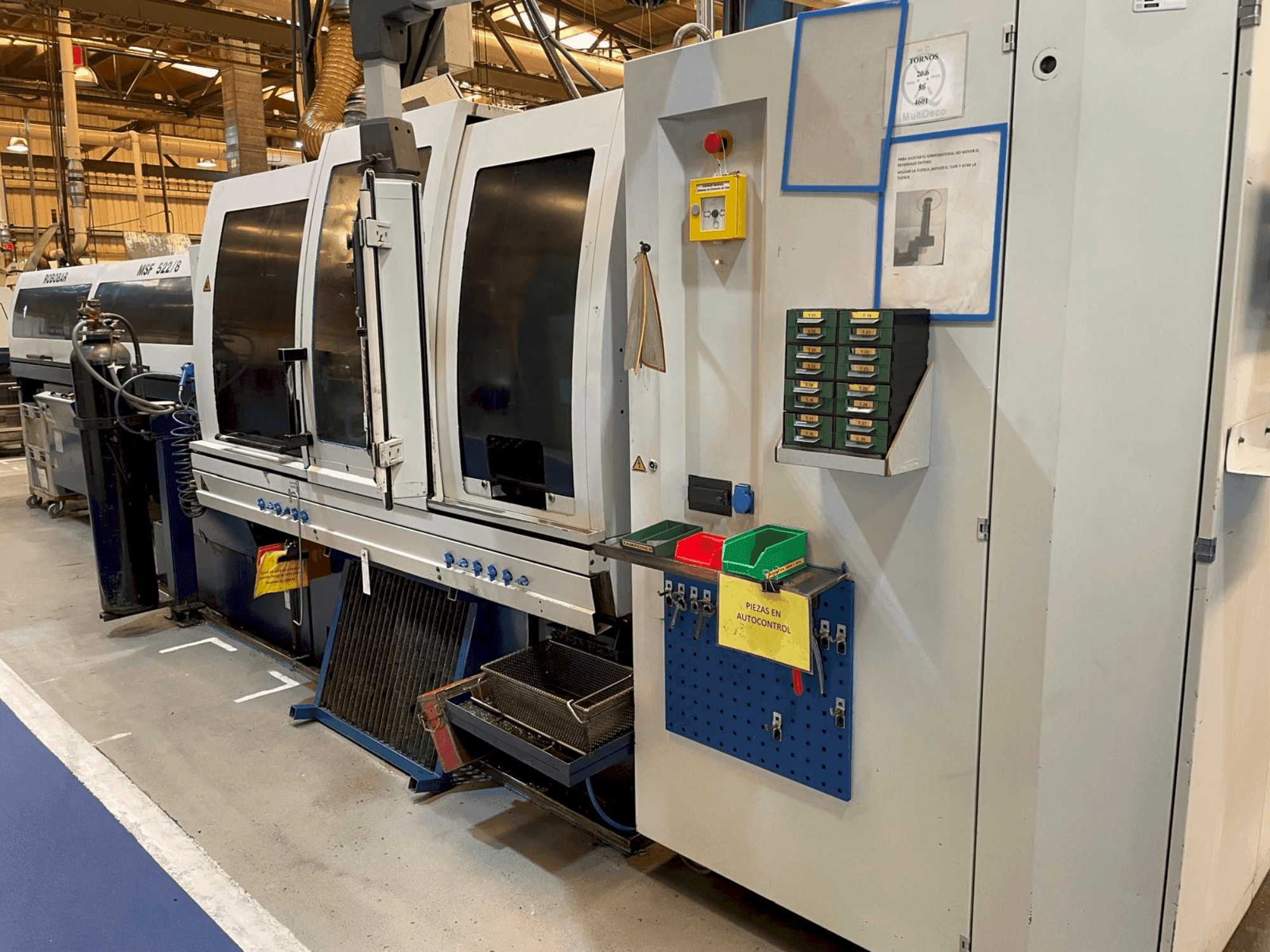 Prikaz stroja TORNOS MultiDeco 20-8b sprijeda