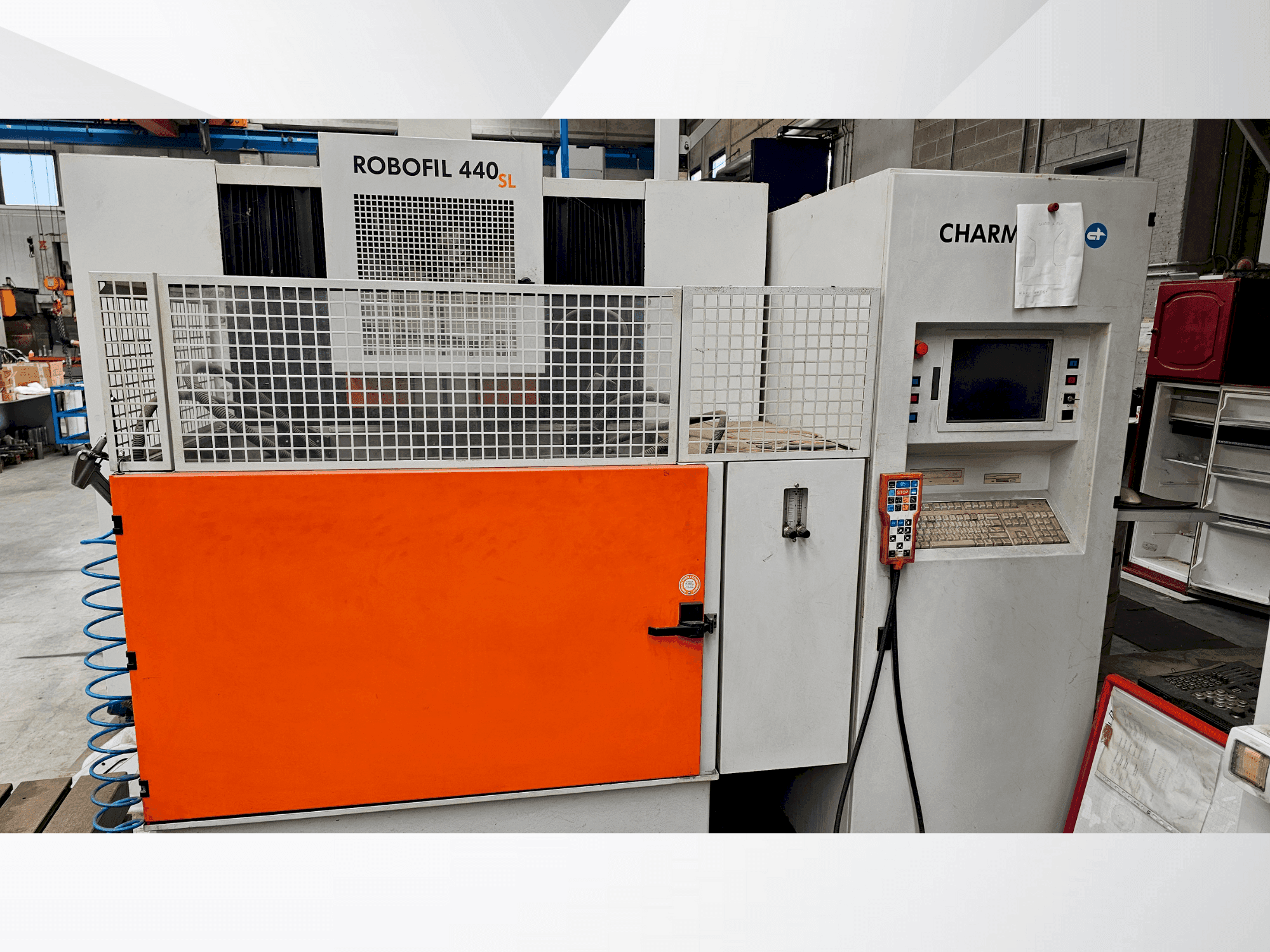 Prikaz stroja CHARMILLES Robofil 440SL sprijeda