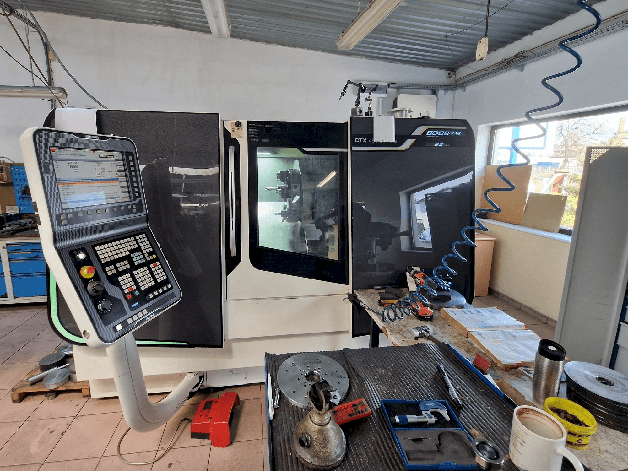Prikaz stroja DMG MORI CTX 450 ecoline sprijeda