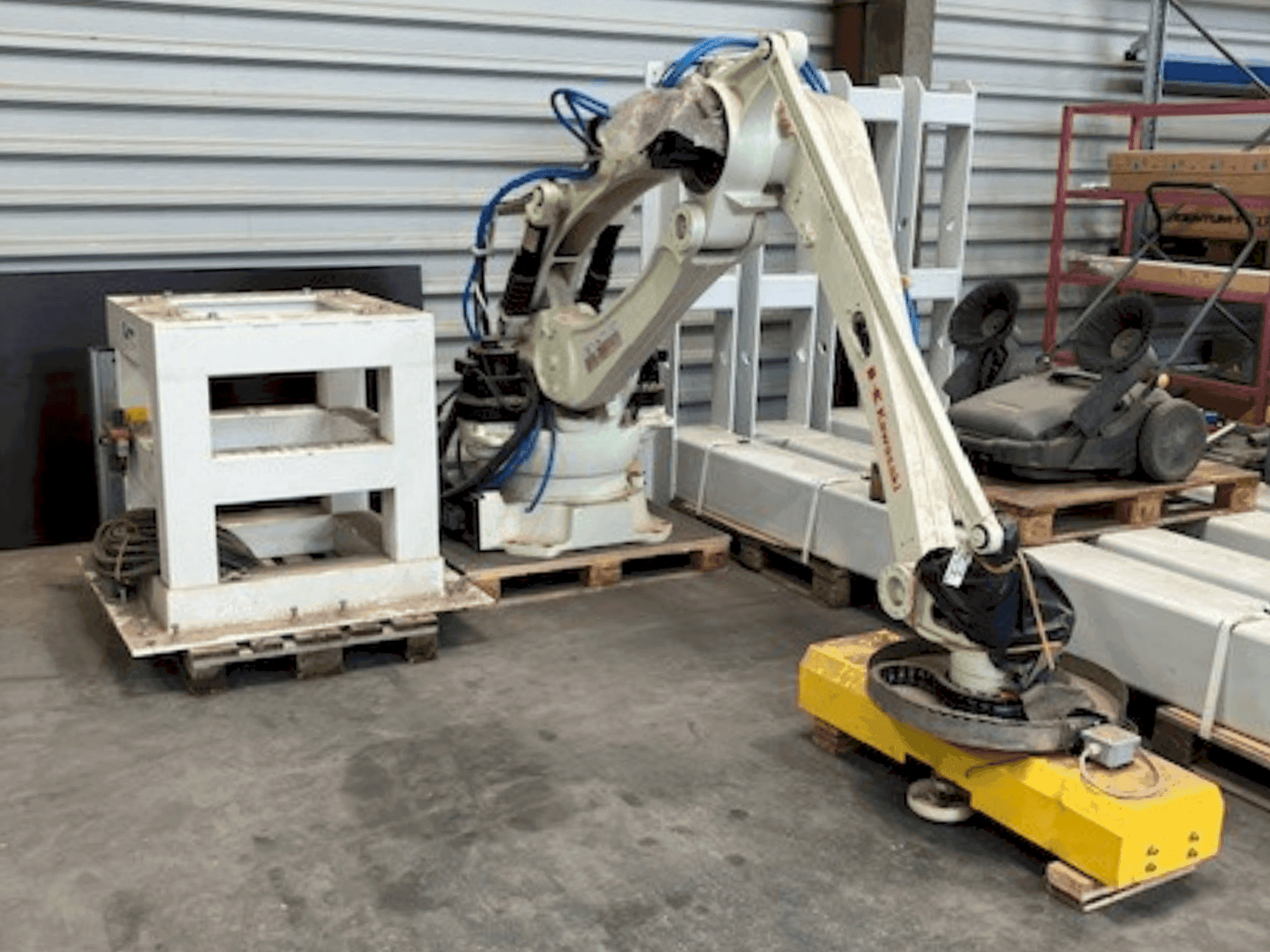 Prikaz stroja Kawasaki 3CP180L-AC03 (2018) sprijeda