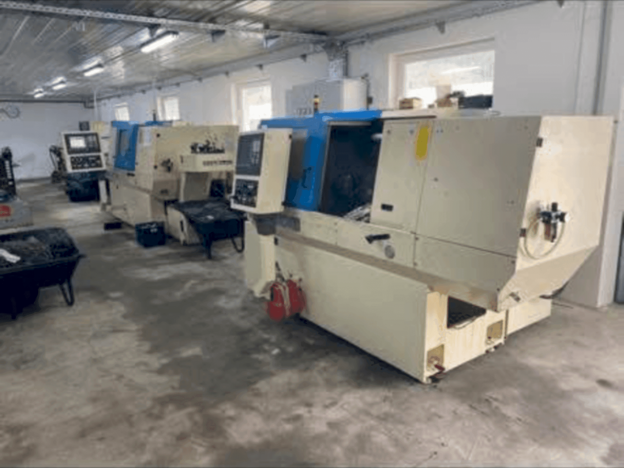 Prikaz stroja Index MC 400 sprijeda