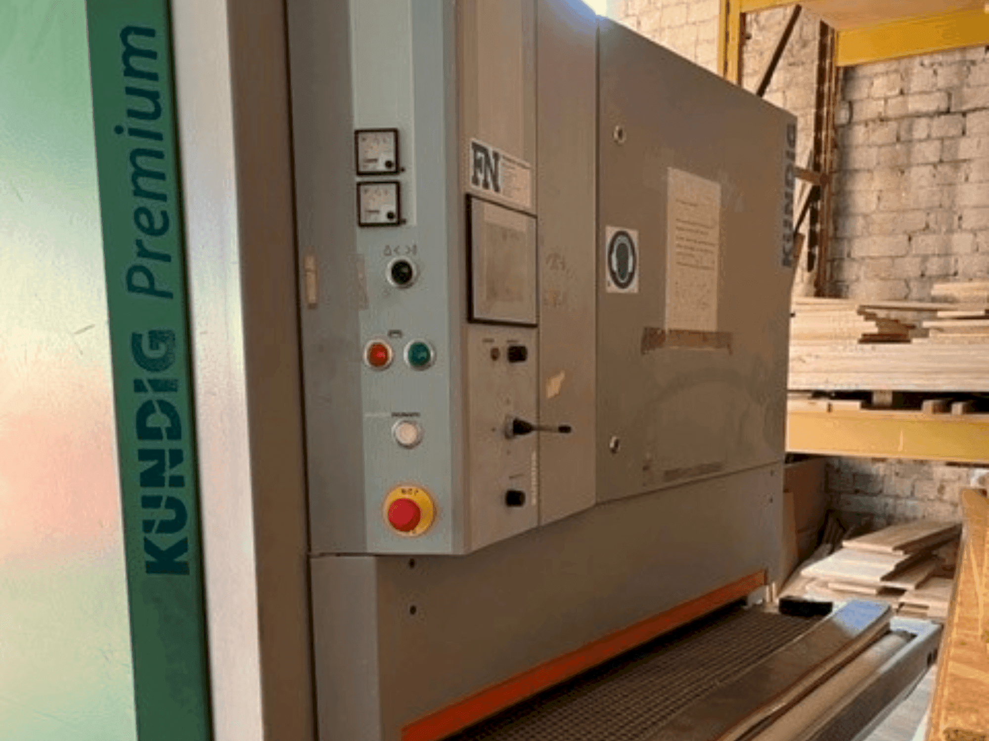 Prikaz stroja Kundig Premium 2 1100-RE sprijeda