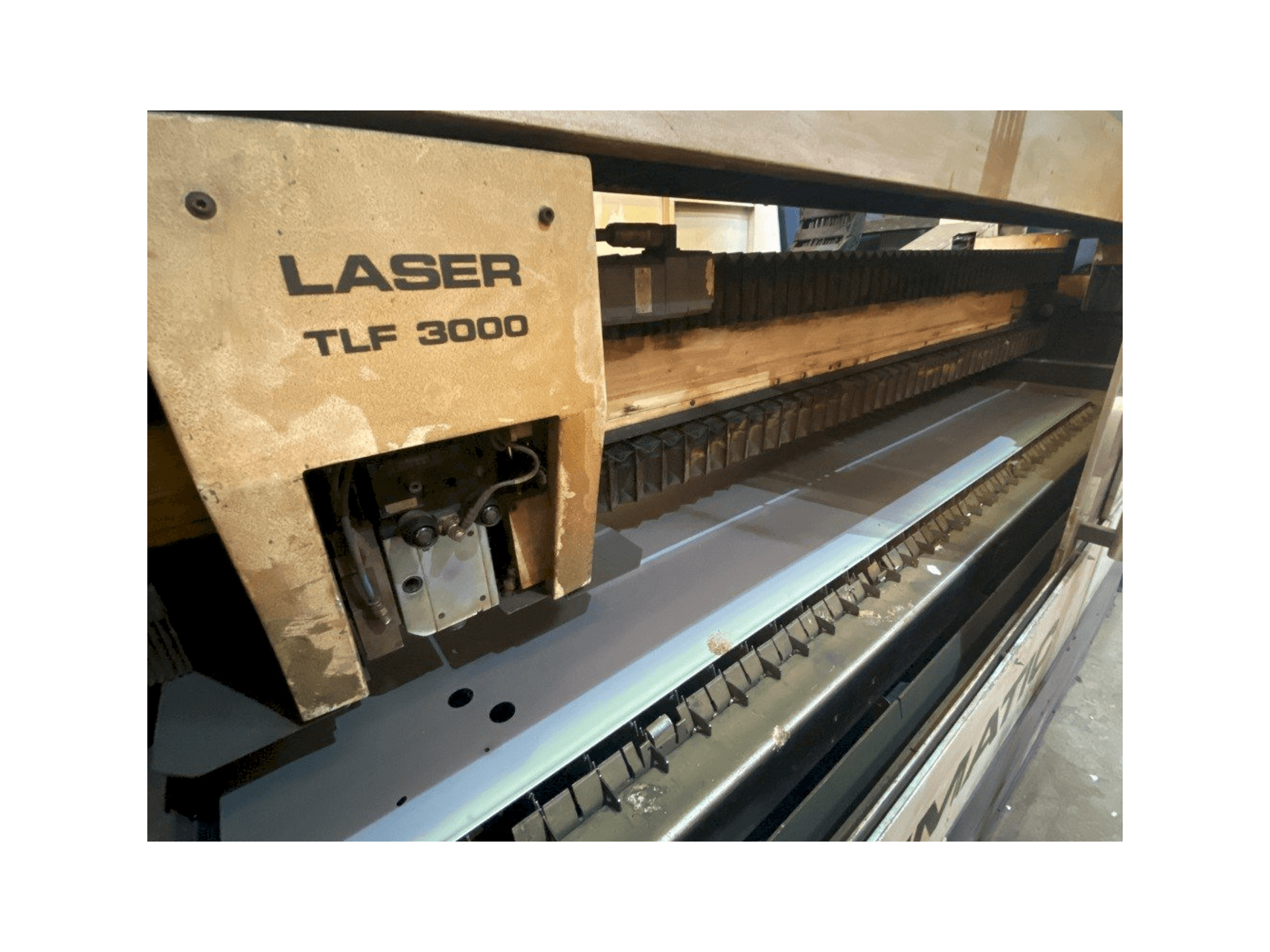 Prikaz stroja Trumpf TRUMATIC L2530 sprijeda