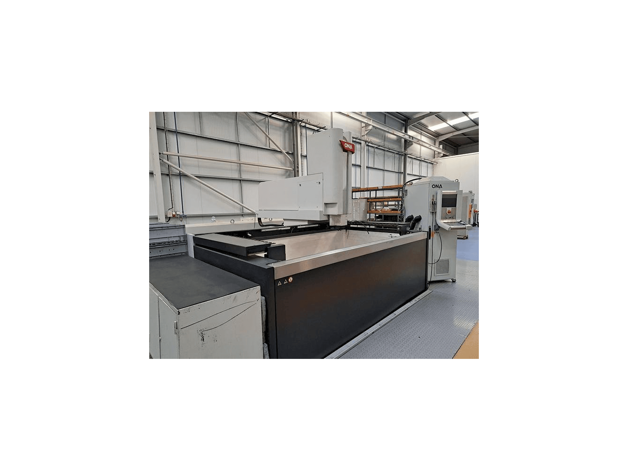 Prikaz stroja ONA QX8 B1 L sprijeda