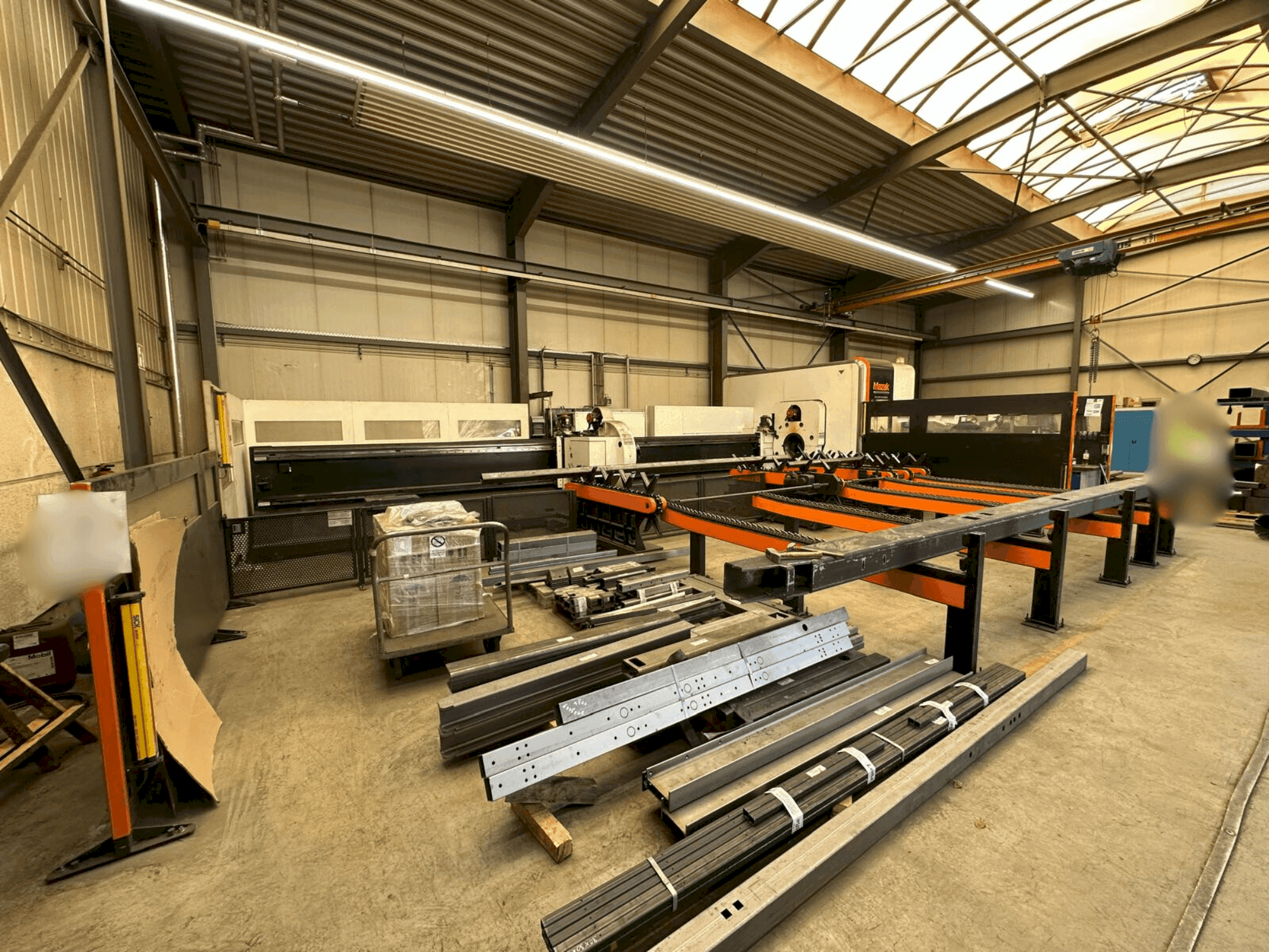 Prikaz stroja Mazak FABRI GEAR 400 II sprijeda