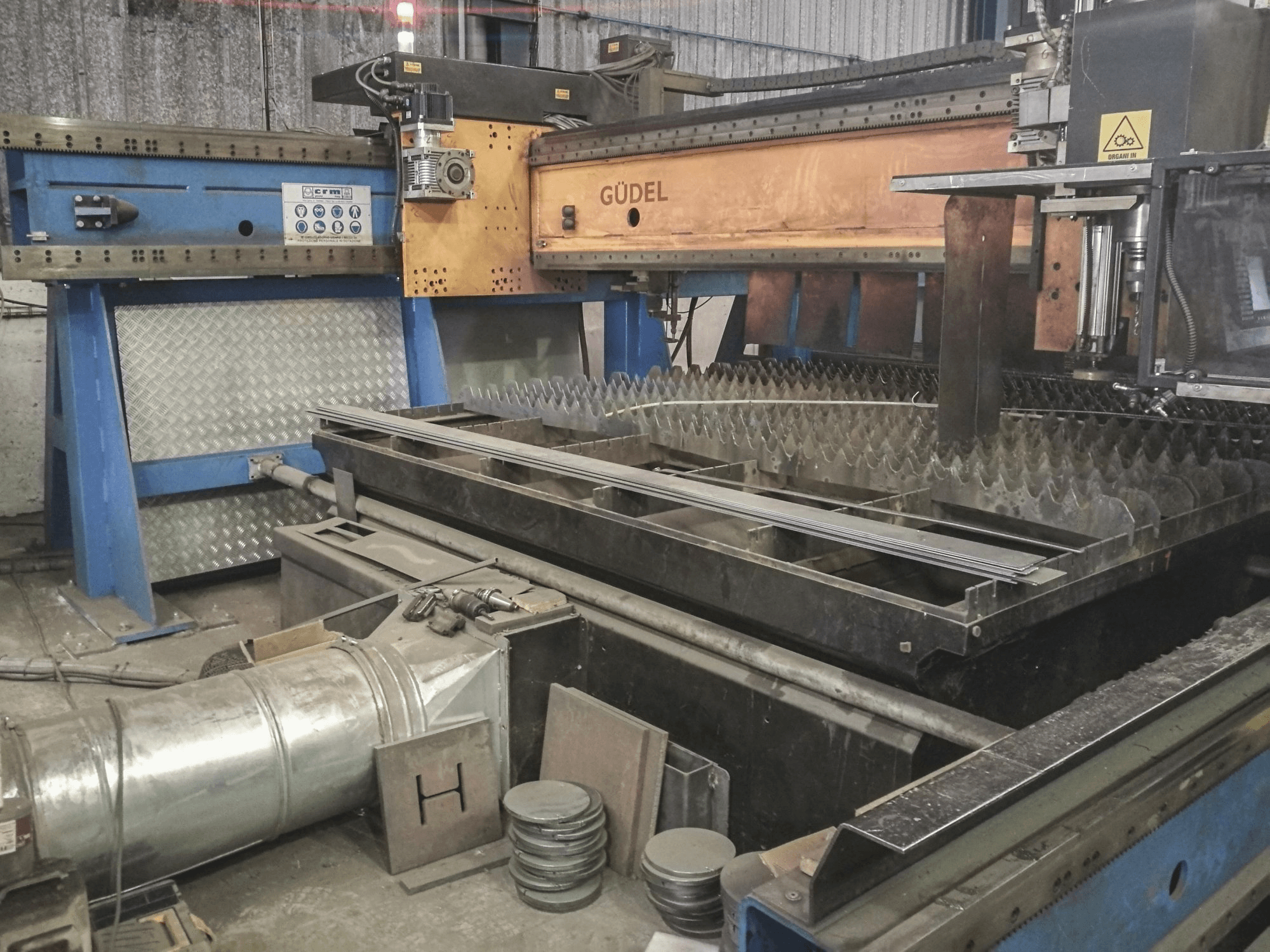 Prikaz stroja CRM CT16025ISO40HPR sprijeda