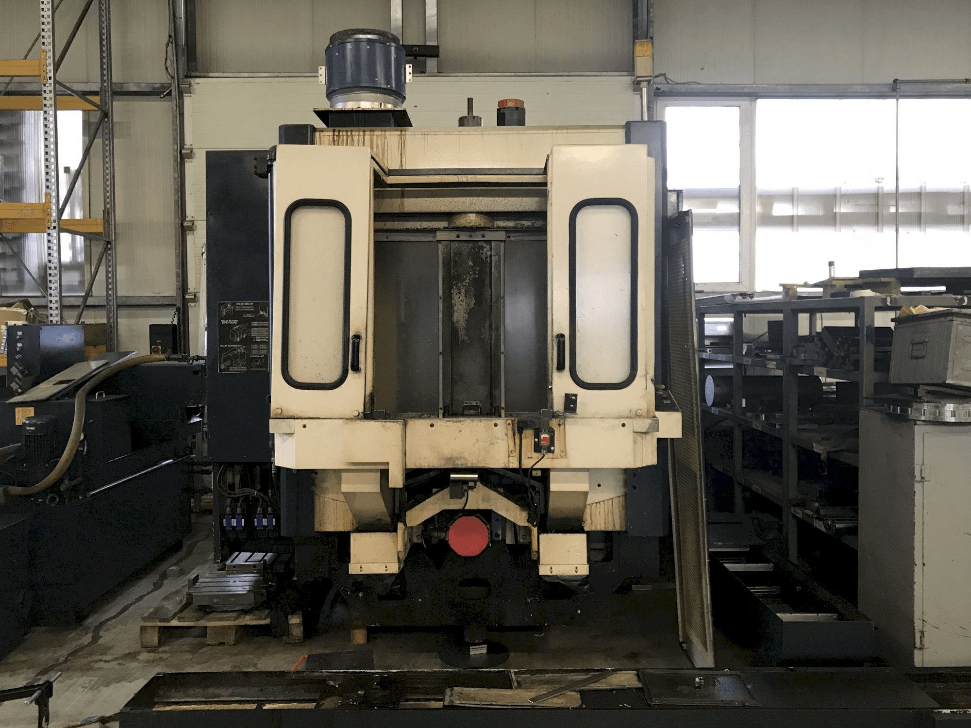 Prikaz stroja Makino A55-A40 sprijeda
