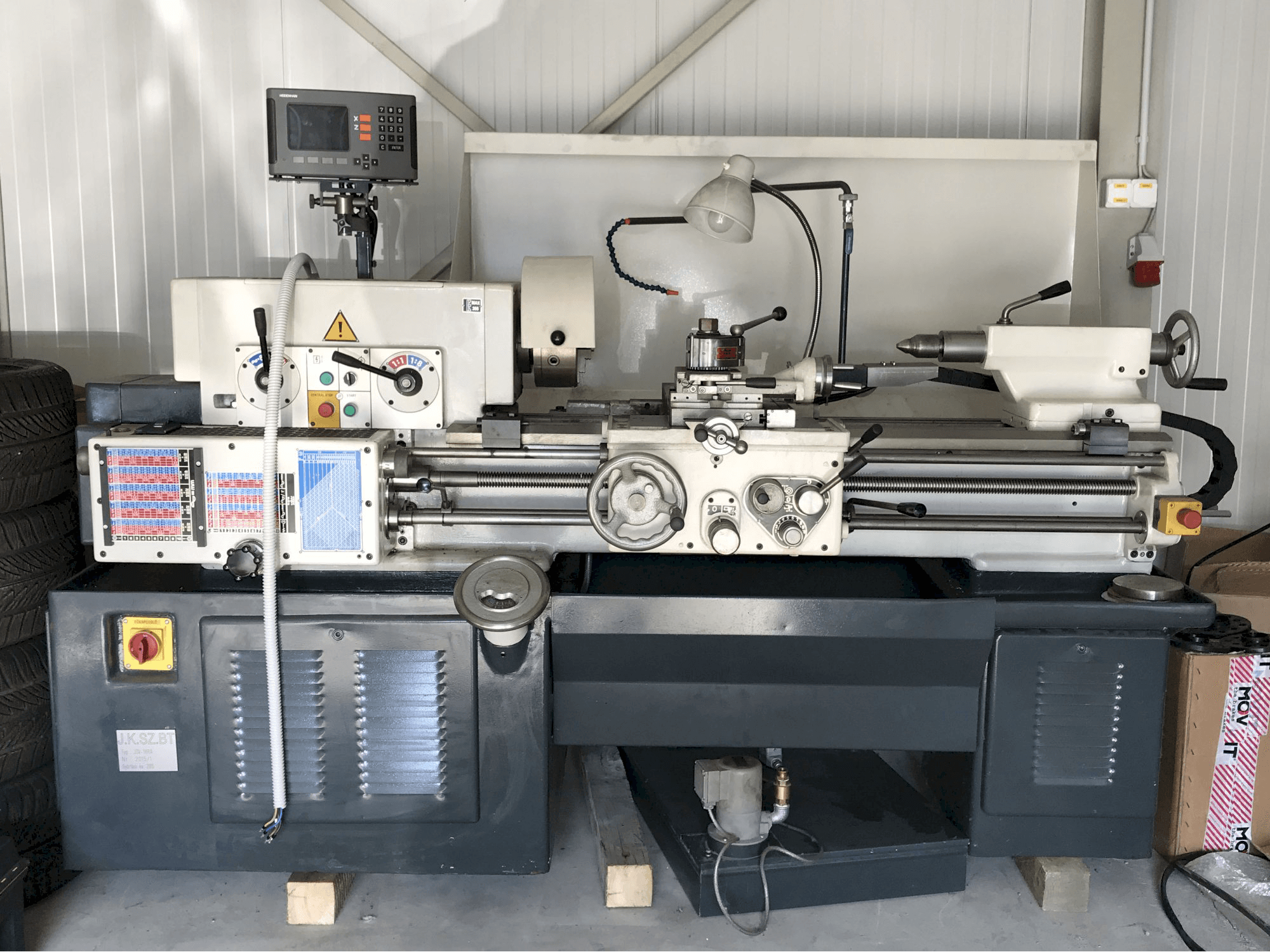 Prikaz stroja TOS JSV-18RA sprijeda