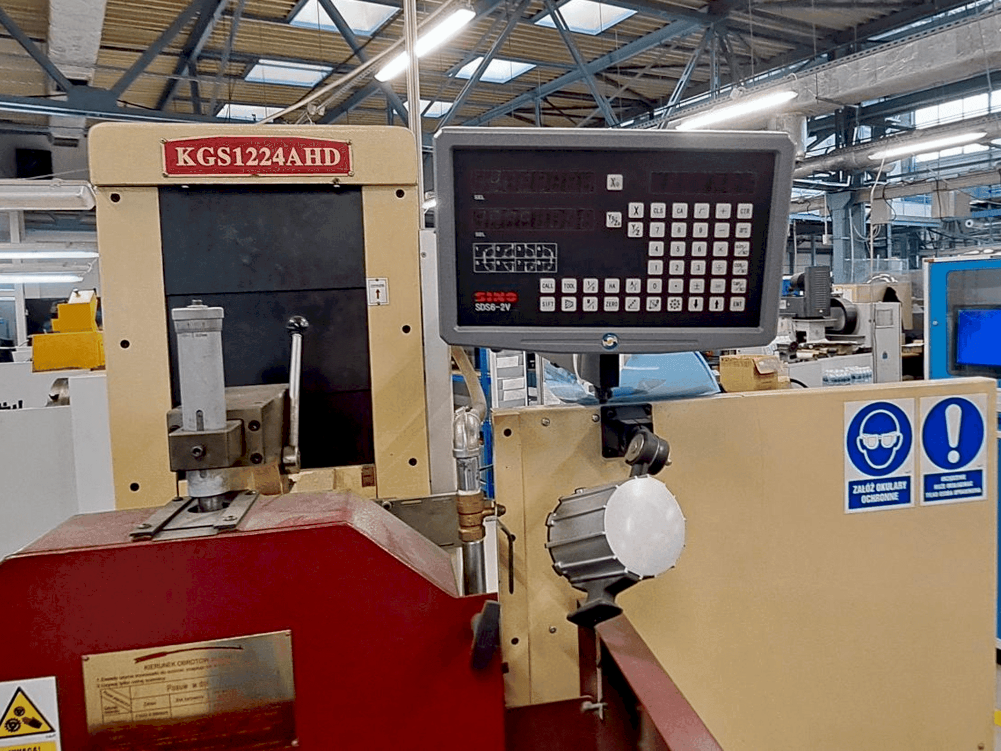 Prikaz stroja Kent KGS 1224 AHD sprijeda