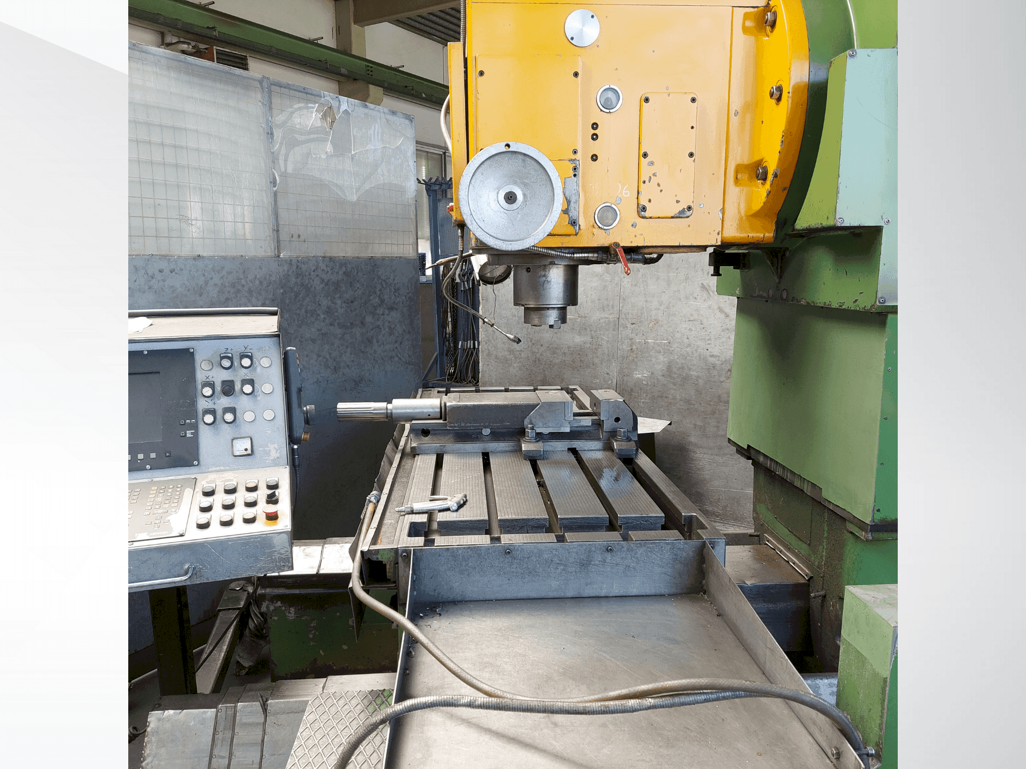 Radni prostor stroja Droop & Rein FS 110