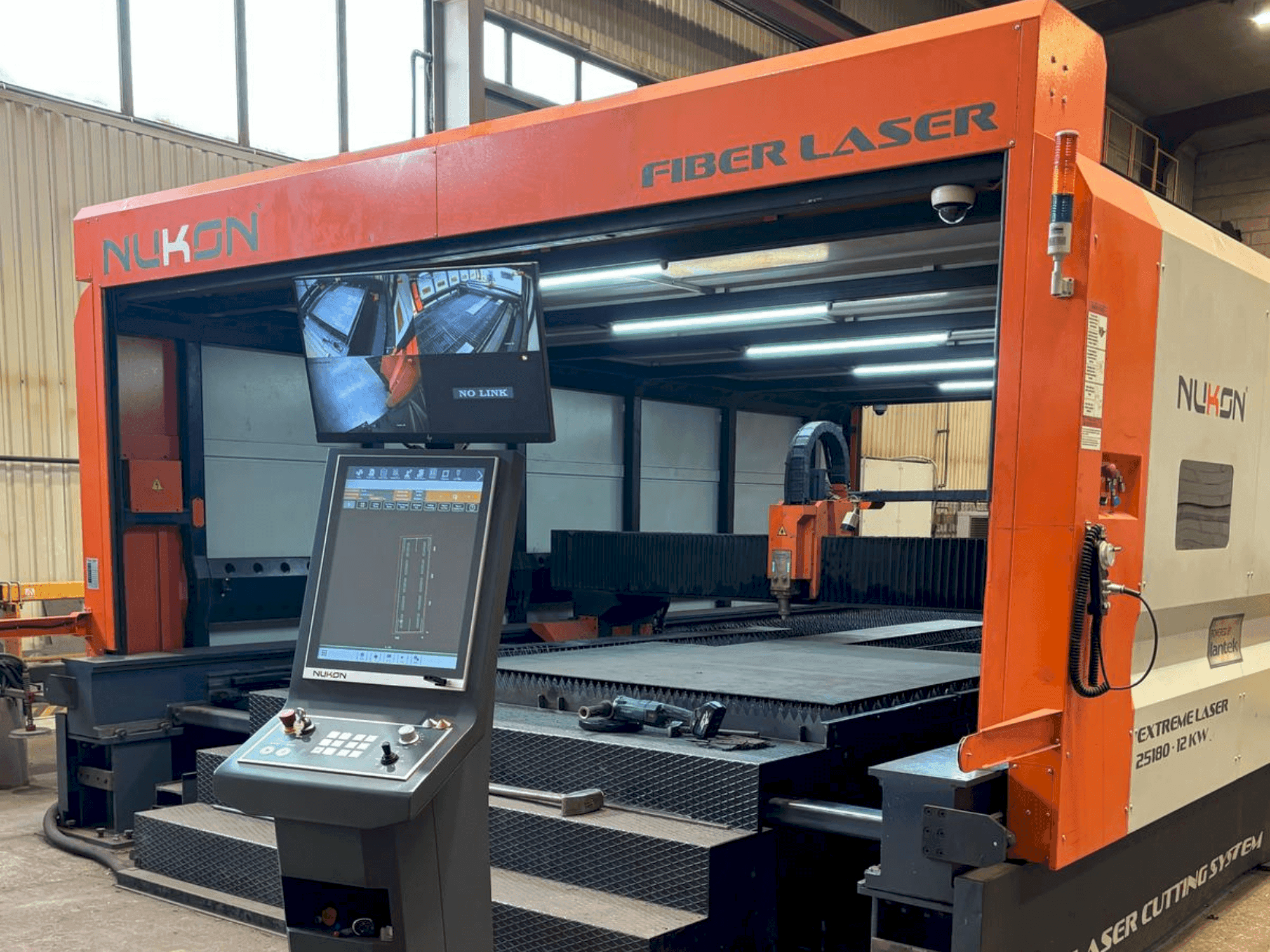 Prikaz stroja NUKON Fiber Laser Extreme 30250 sprijeda