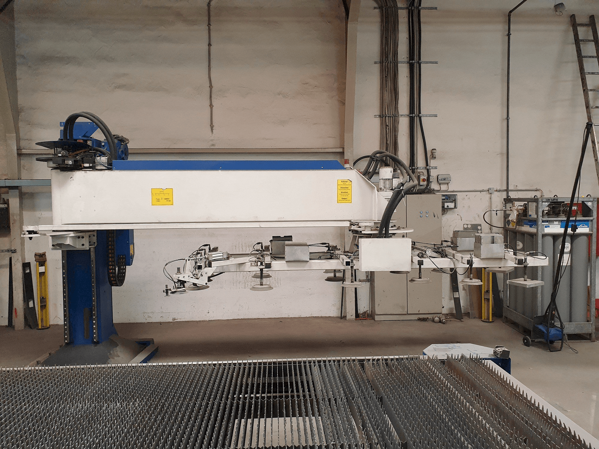 Prikaz stroja Trumpf TRUMATIC L 4050 sprijeda