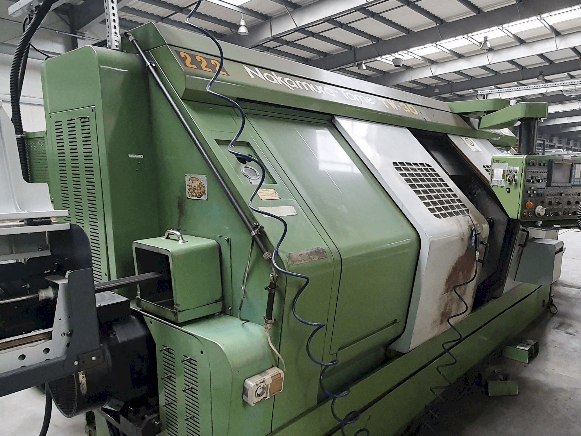Prikaz stroja NAKAMURA-TOME TW-30 sprijeda