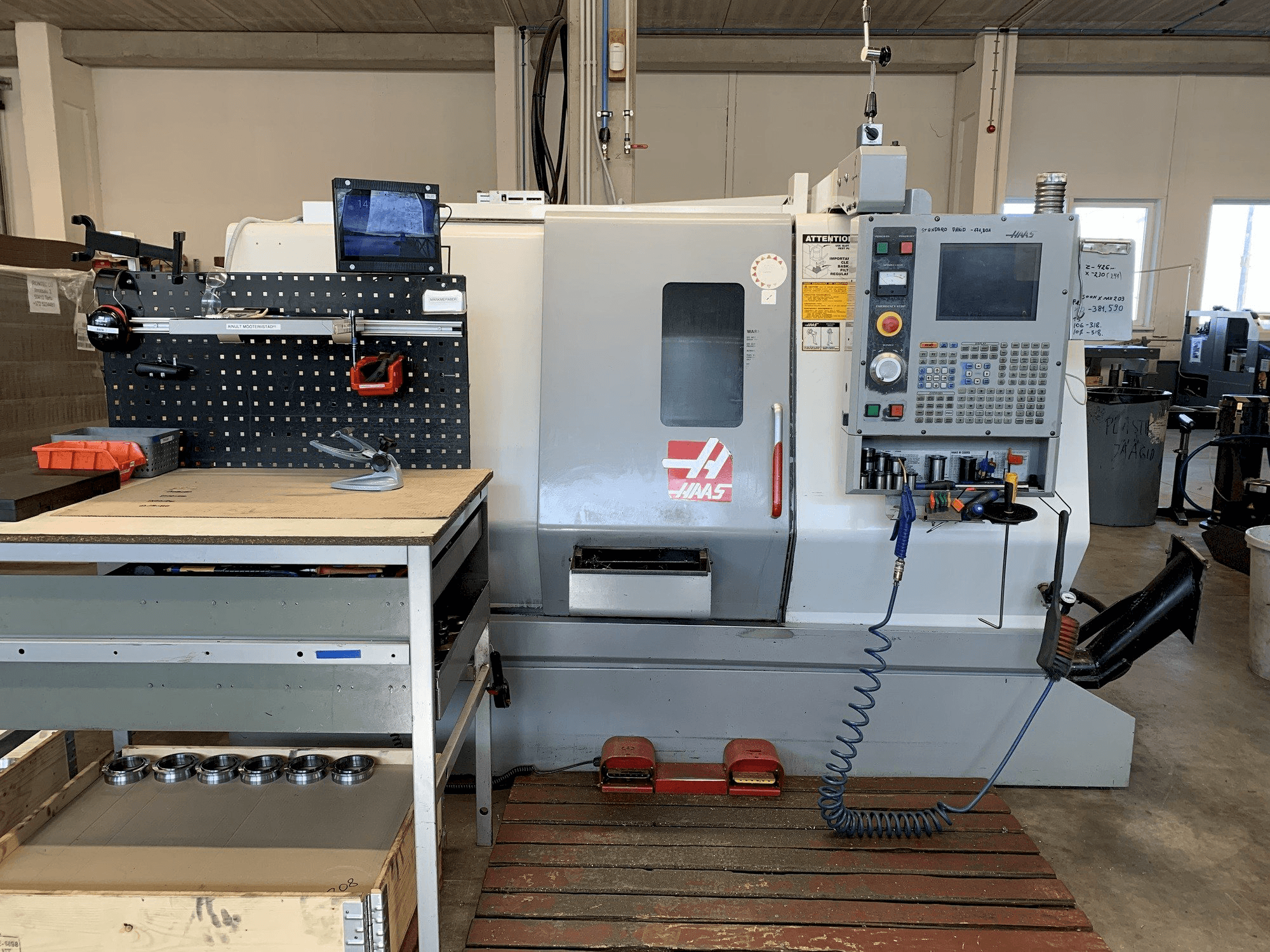 Prikaz stroja HAAS SL-20 TCF sprijeda