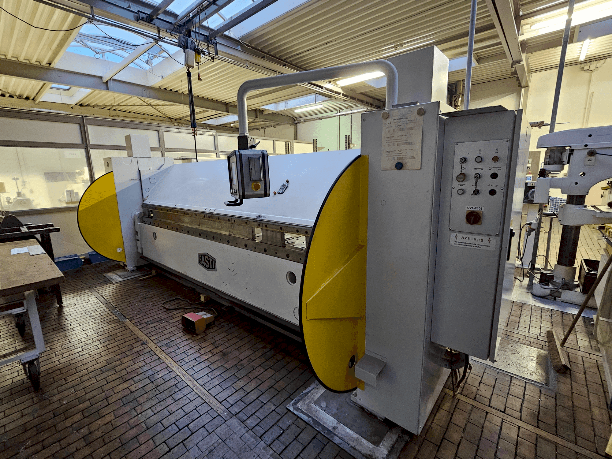 Prikaz stroja SCHRODER-FASTI 215-40-4 sprijeda