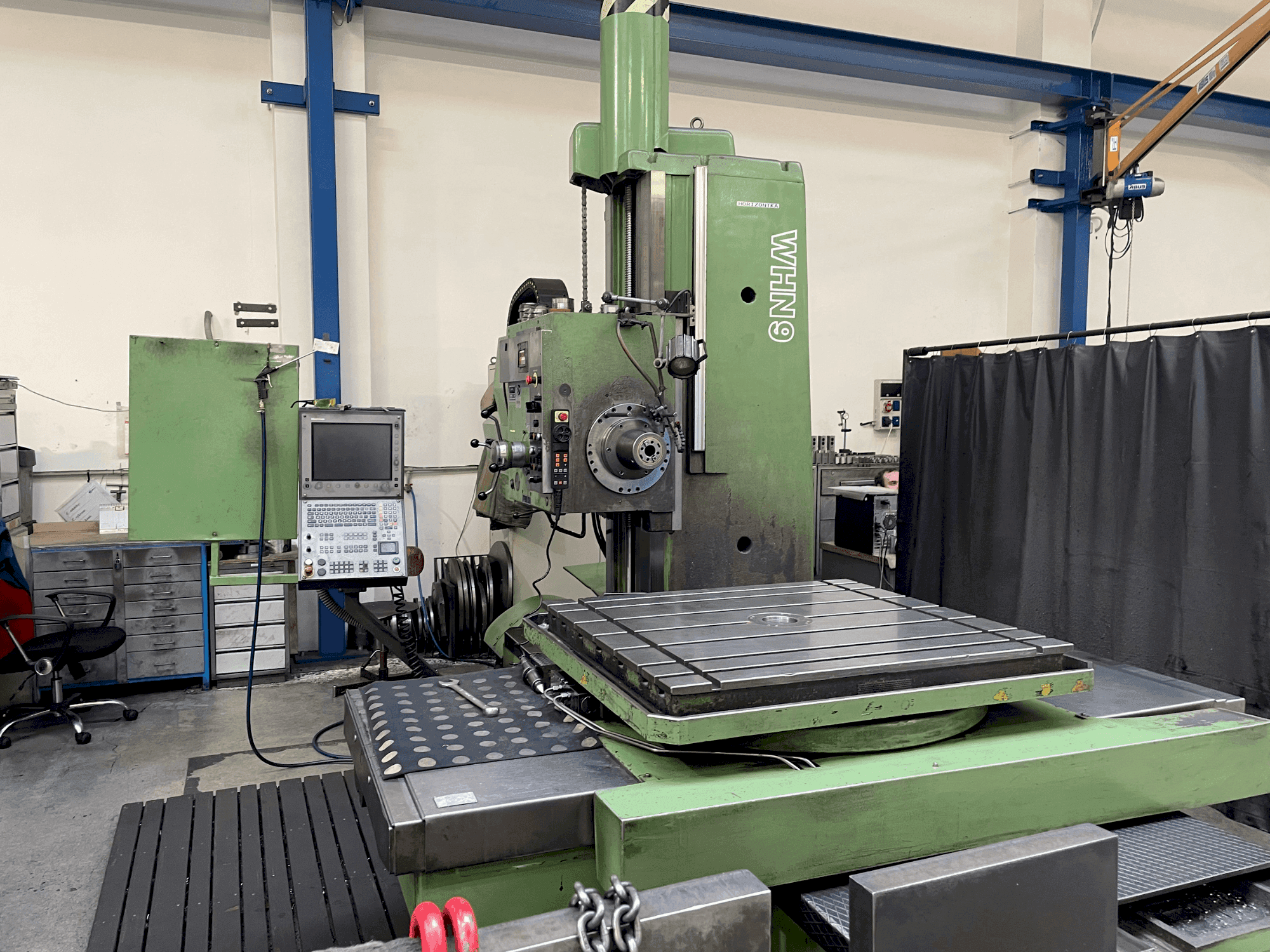 Prikaz stroja TOS WHN 9B NC sprijeda