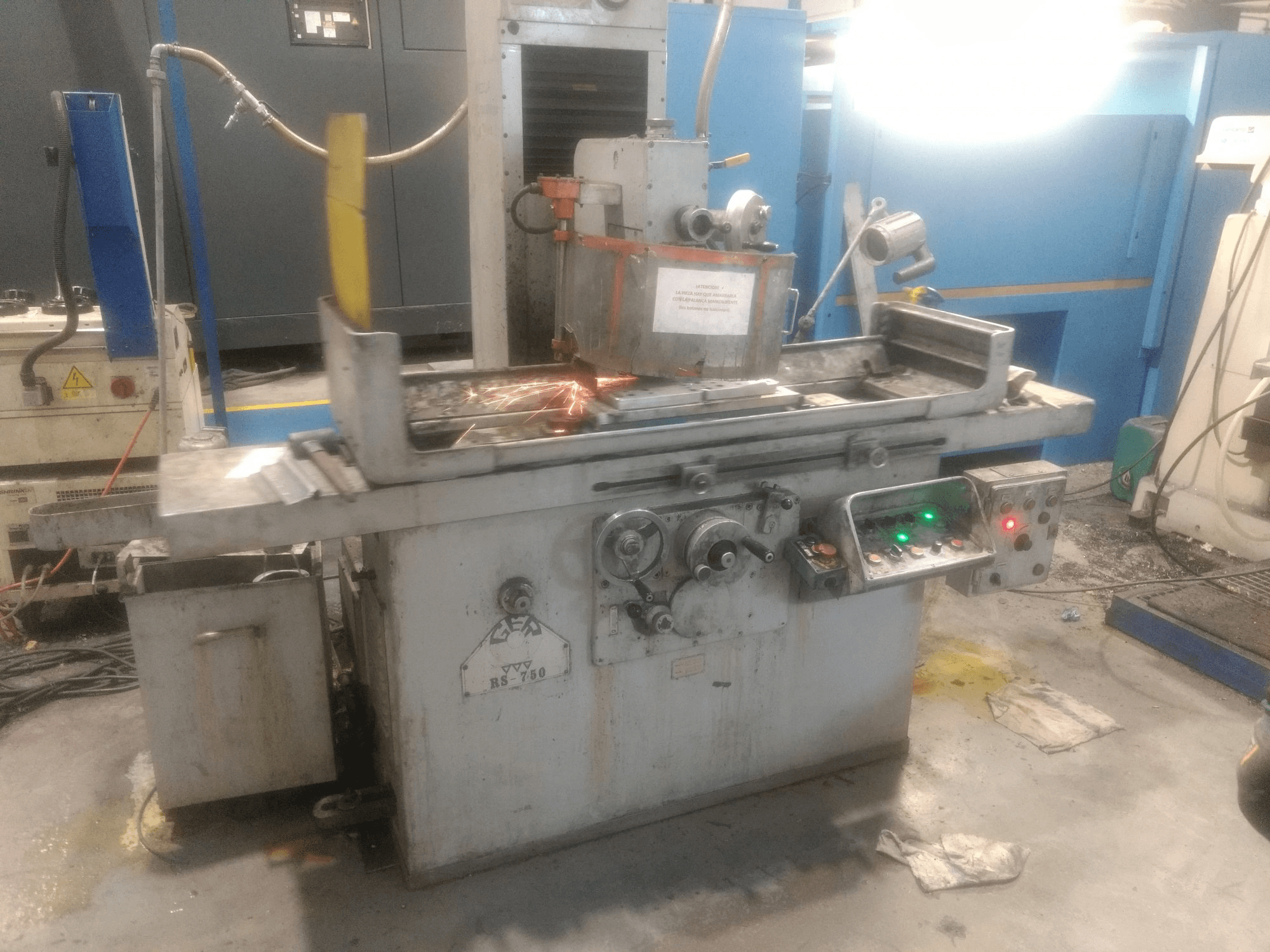 Prikaz stroja GER R.S. 750 sprijeda