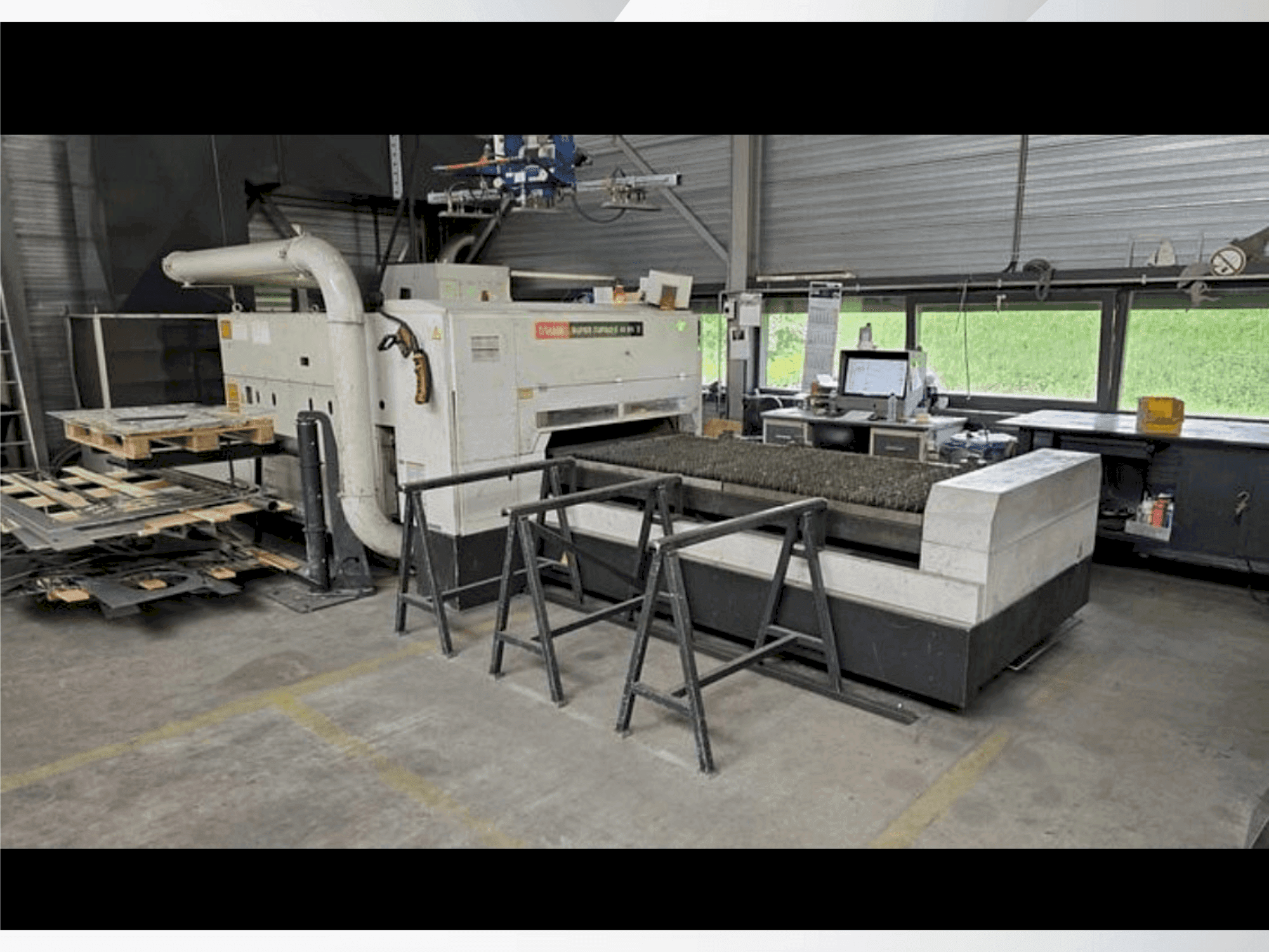 Prikaz stroja Mazak Super Turbo-X 48 MK II sprijeda