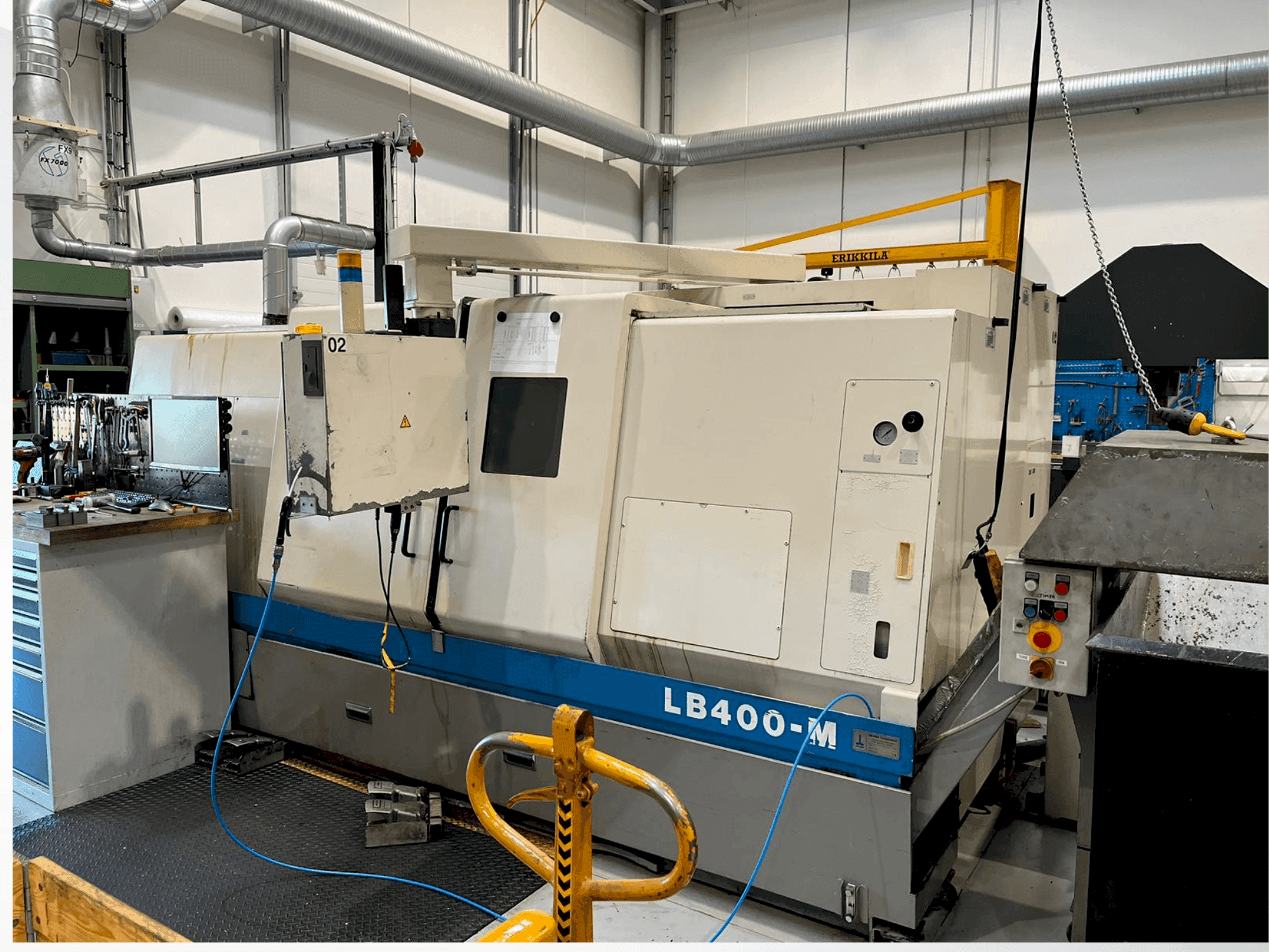 Prikaz stroja Okuma LB400 M sprijeda