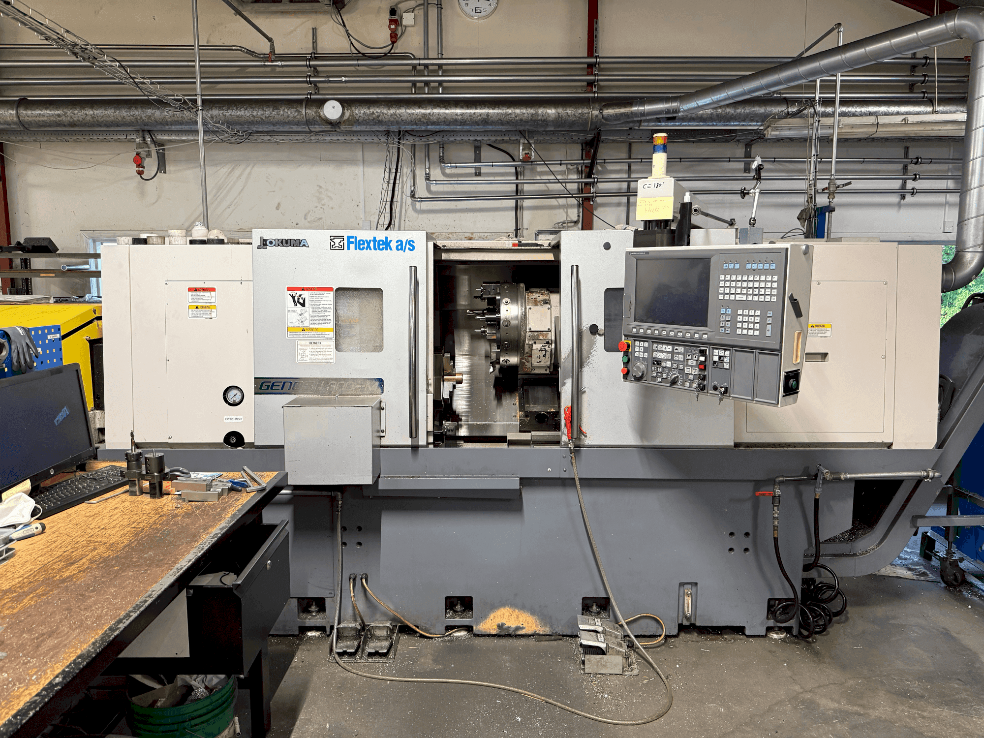 Prikaz stroja Okuma Genos L300E-M with FMB Turbo 8-80 sprijeda