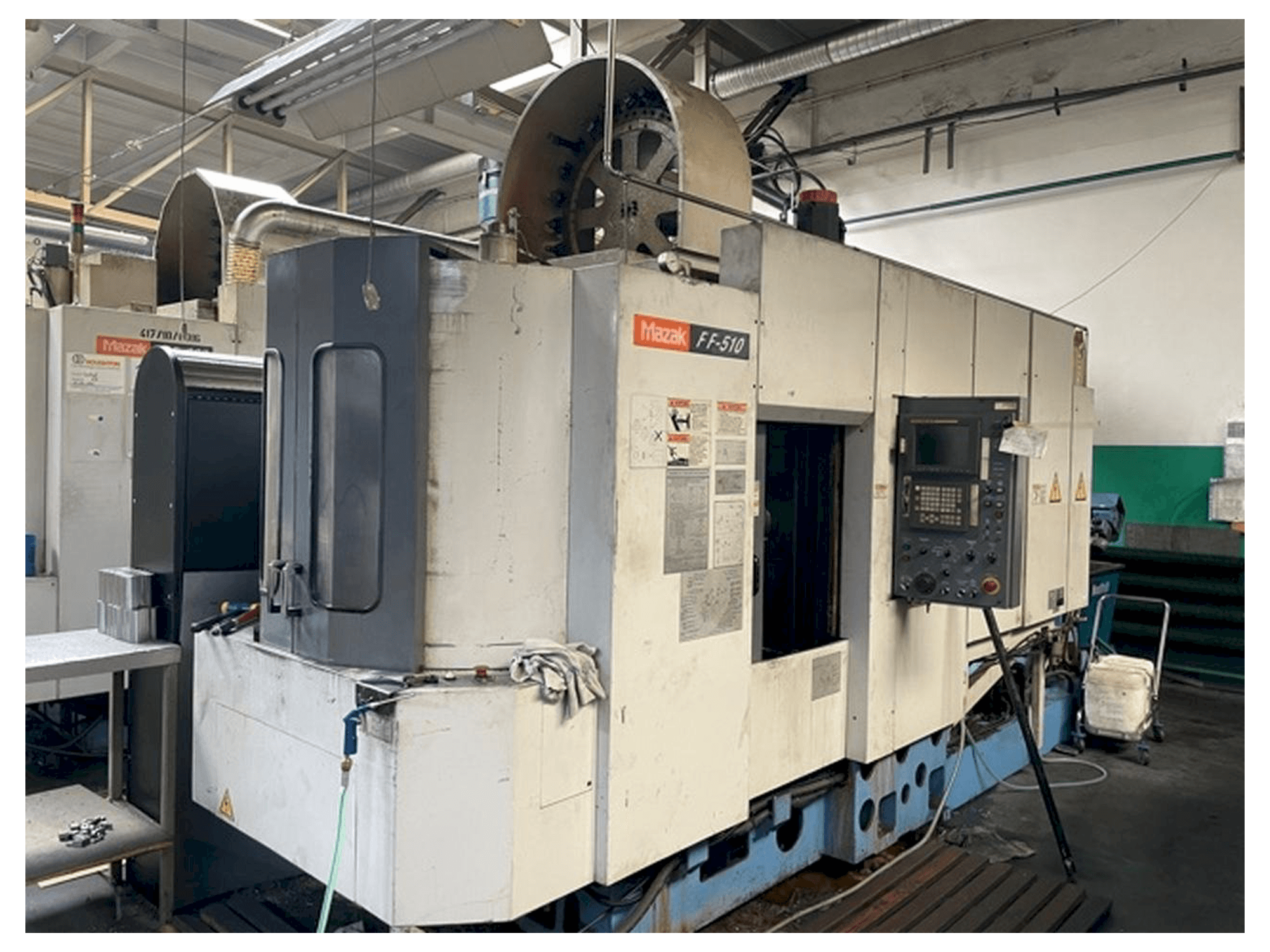 Prikaz stroja Mazak FF510 sprijeda