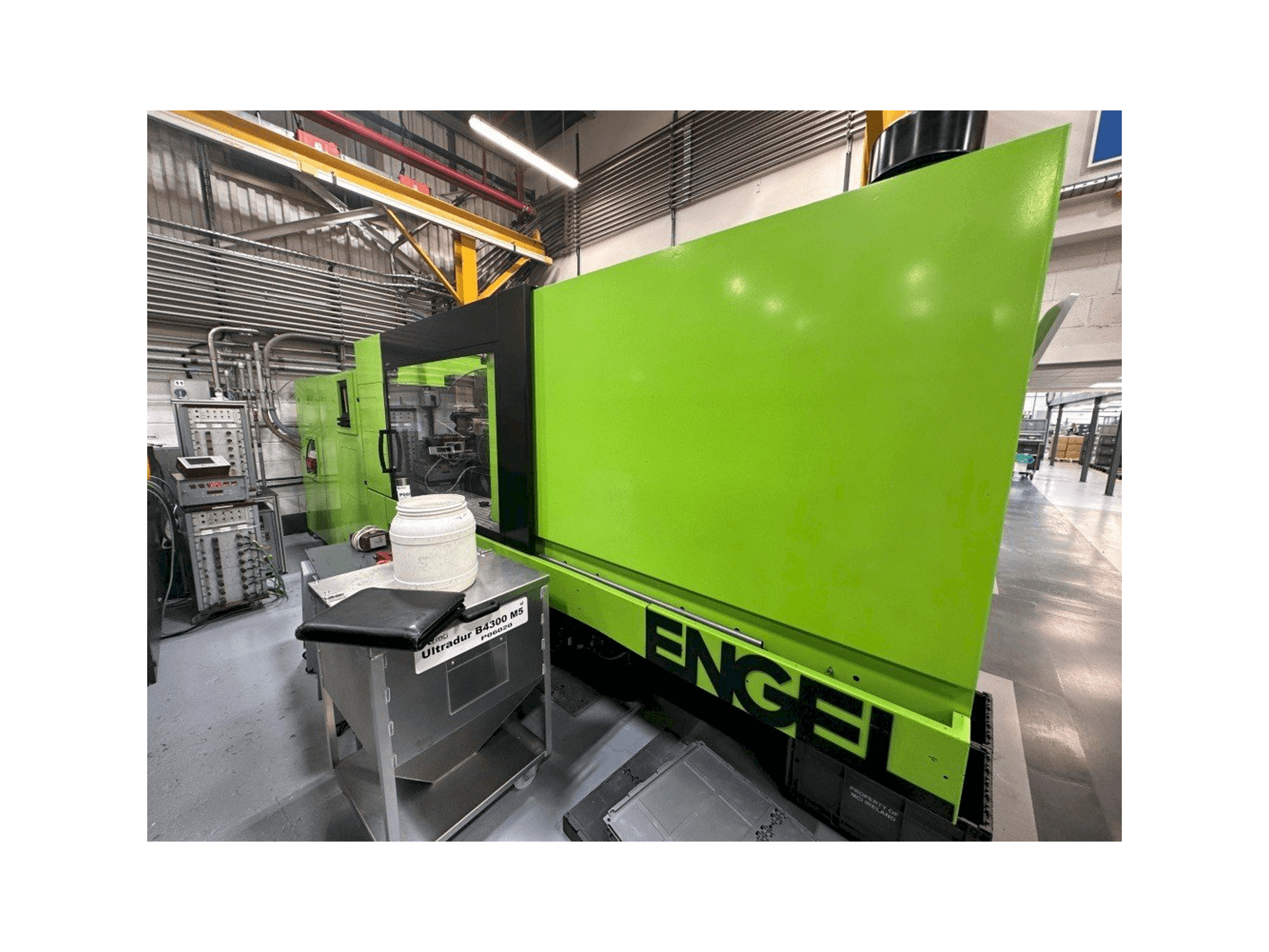 Prikaz stroja Engel Victory 650/180 Tech sprijeda