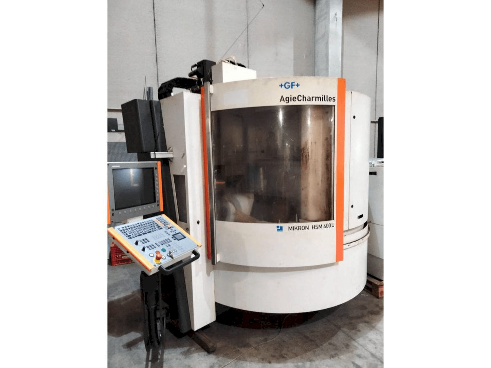 Prikaz stroja MIKRON HSM 400 U sprijeda