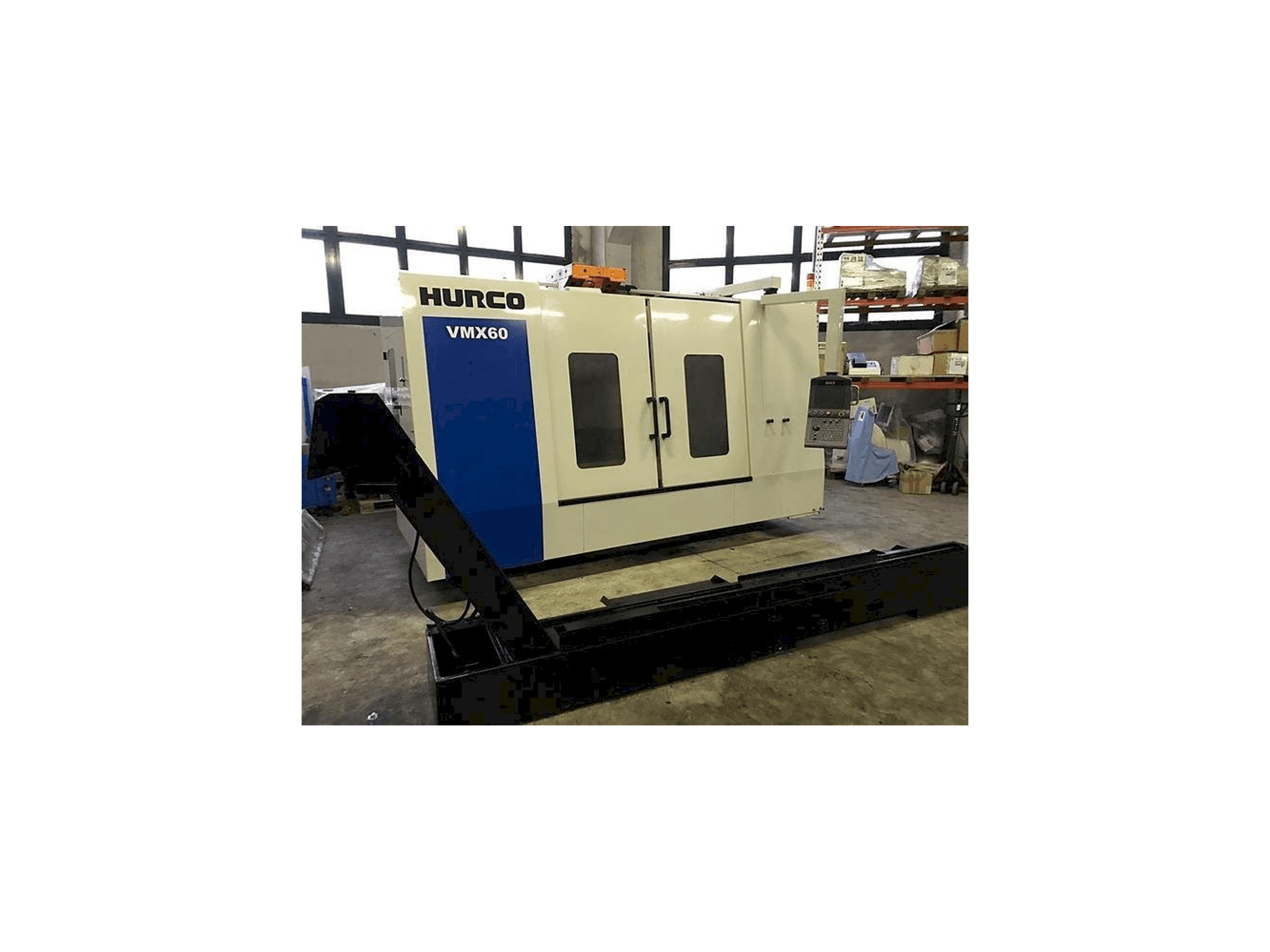 Prikaz stroja Hurco VMX 60 sprijeda