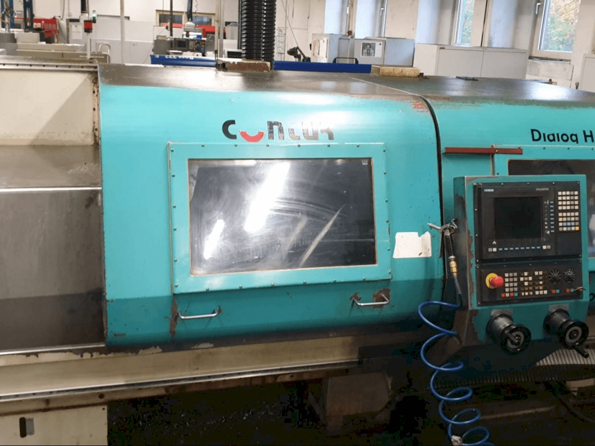 Prikaz stroja Saeilo H560 sprijeda