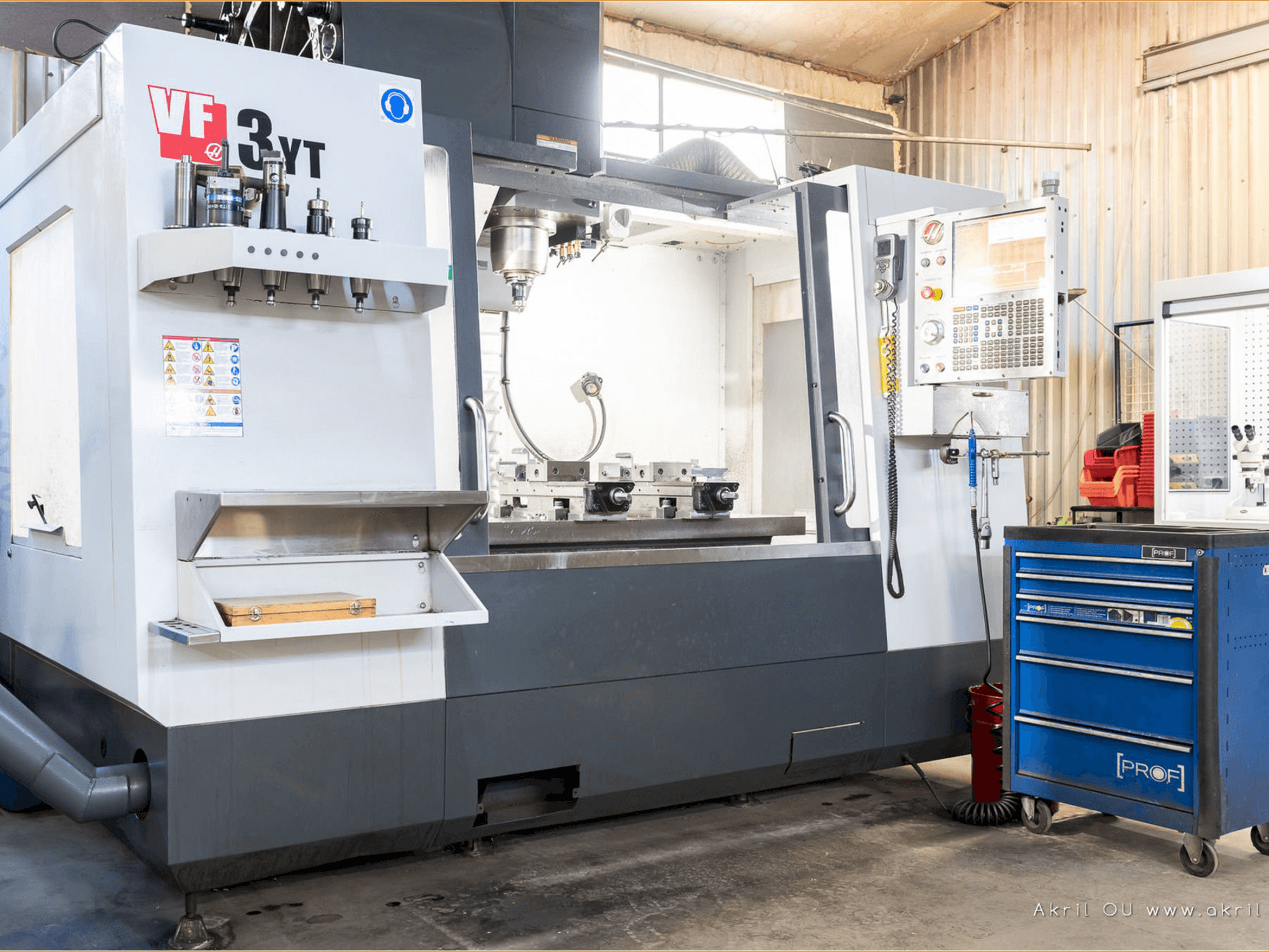 Prikaz stroja HAAS VF3-YT/50 sprijeda