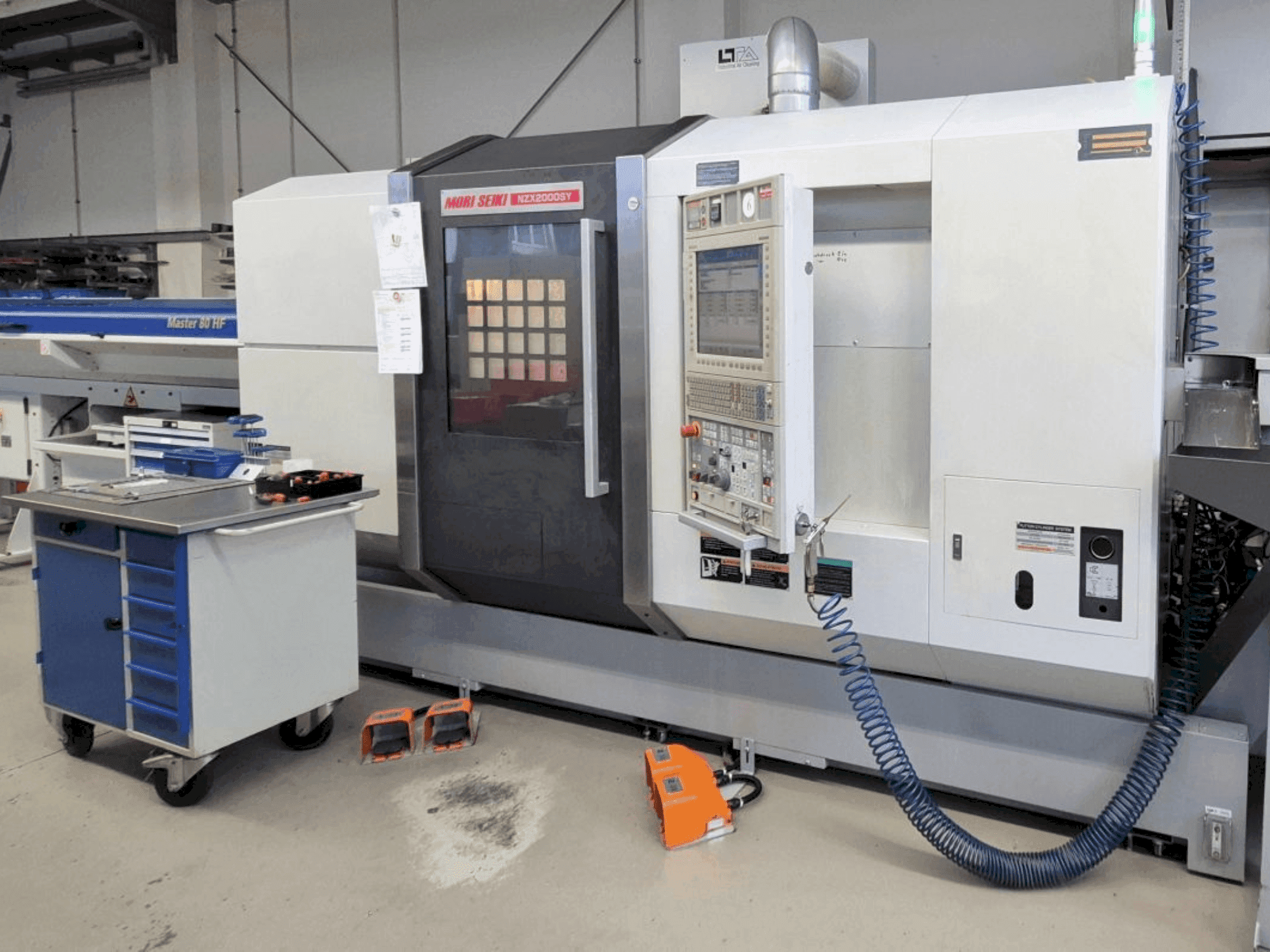 Prikaz stroja MORI SEIKI NZX2000/800SY sprijeda