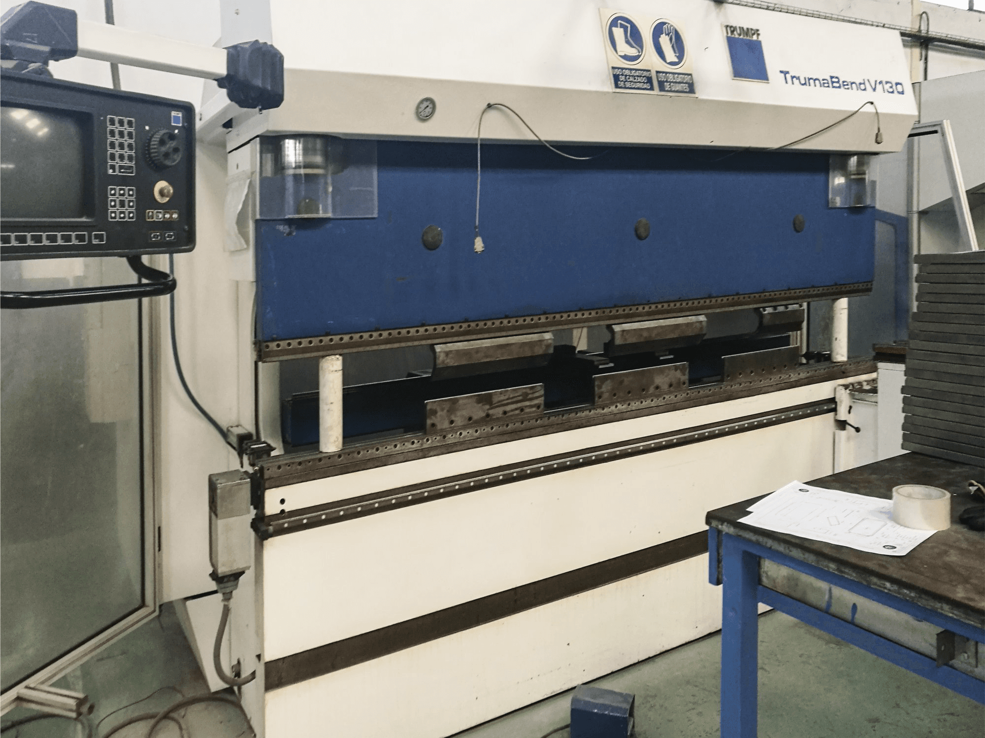 Prikaz stroja Trumpf TrumaBend V130 slijeva