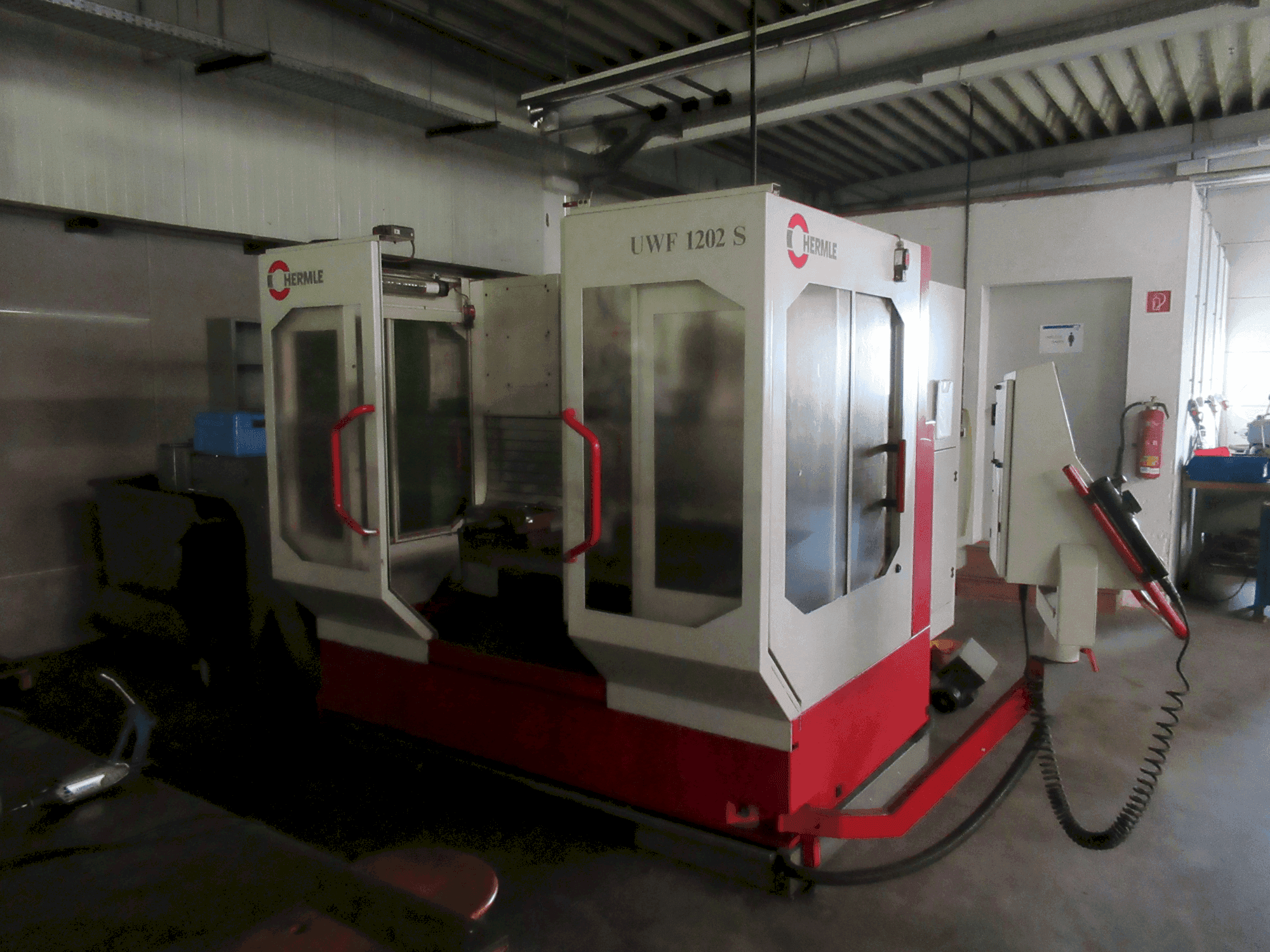 Prikaz stroja HERMLE UWF 1202 S sprijeda