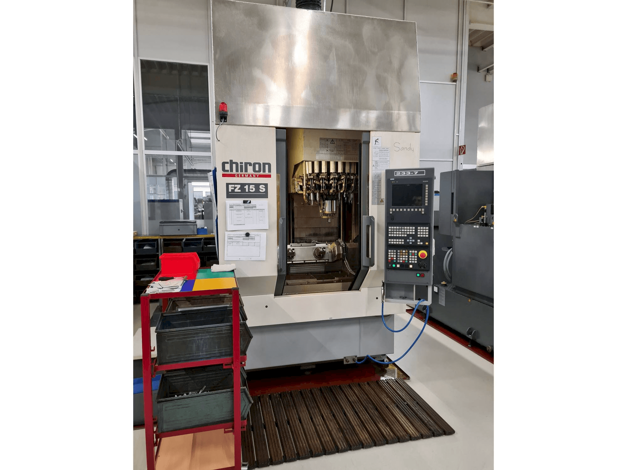 Prikaz stroja CHIRON FZ 15 S sprijeda