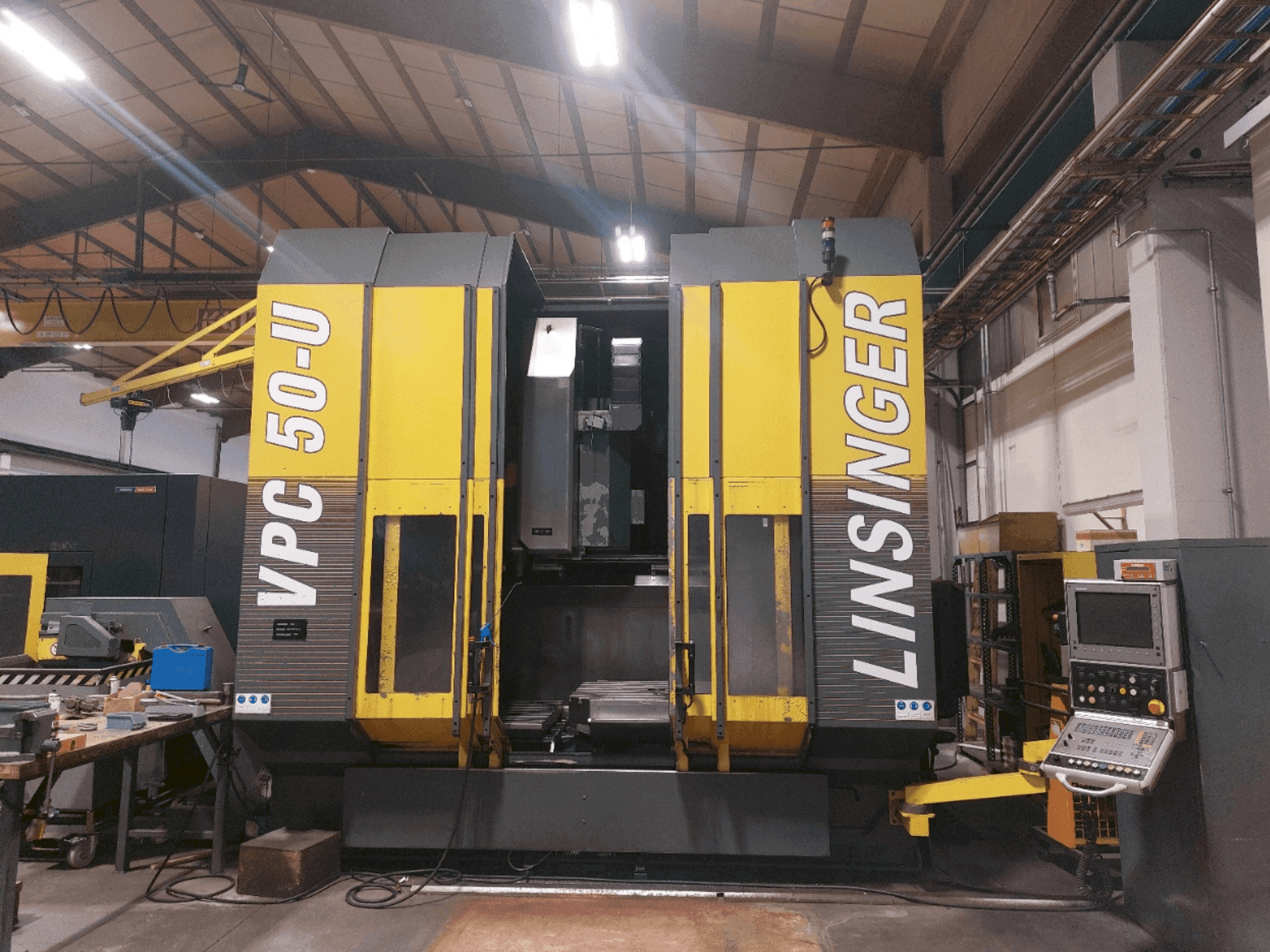 Prikaz stroja AXA VPC 50U sprijeda