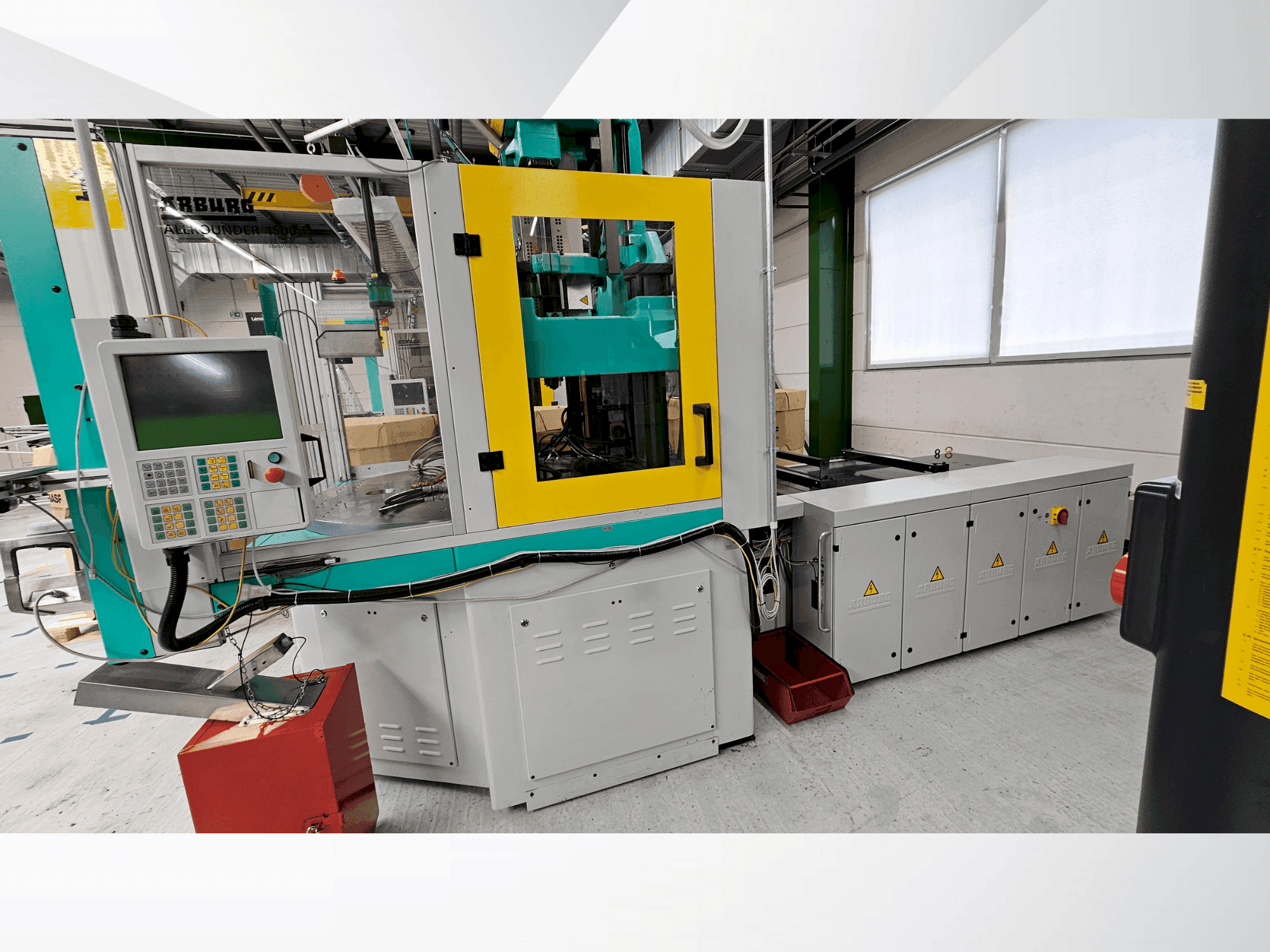 Prikaz stroja Arburg Allrounder 1500 T 2000-400 sprijeda