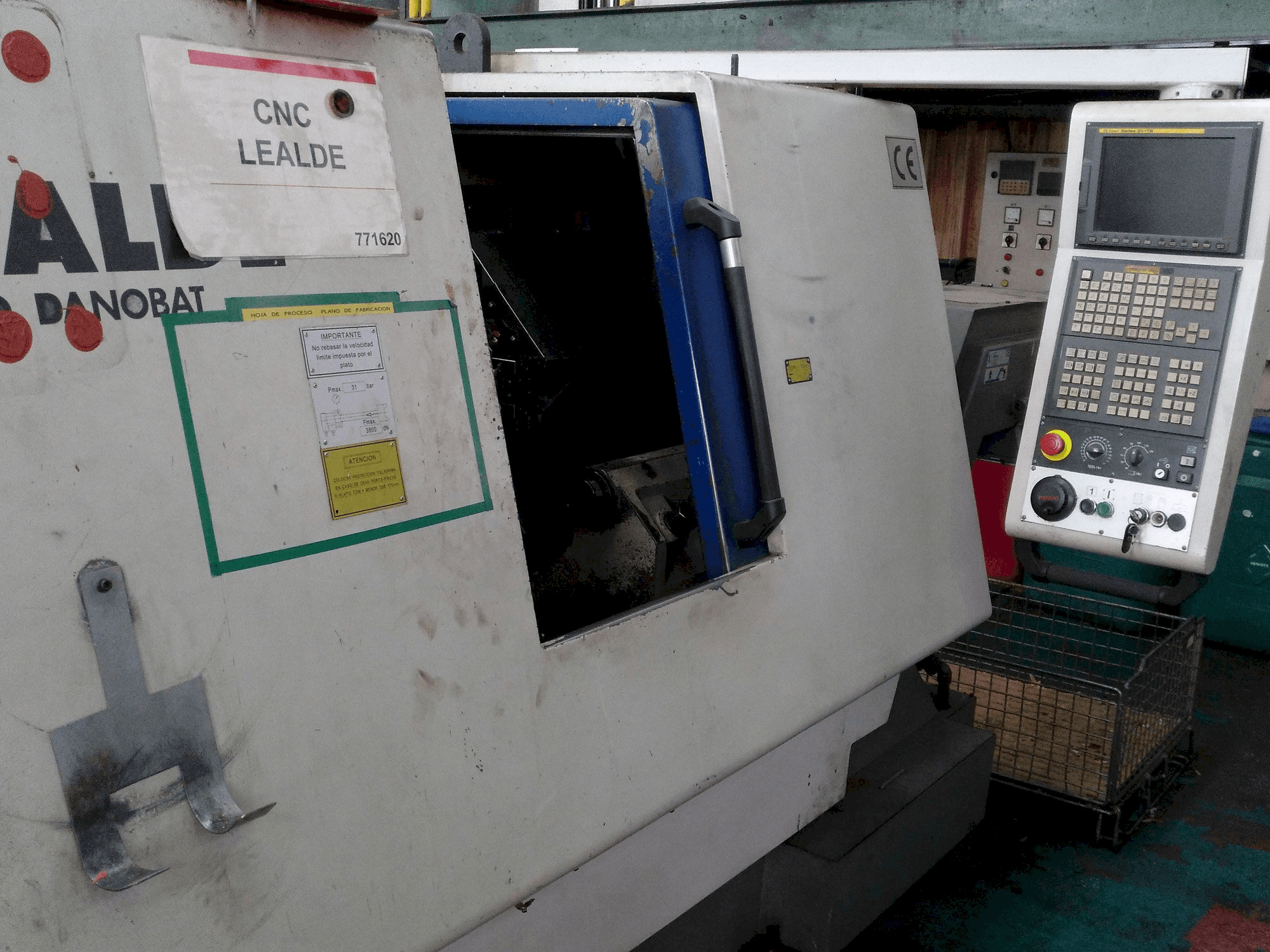 Prikaz stroja Lealde TNC 10 sprijeda